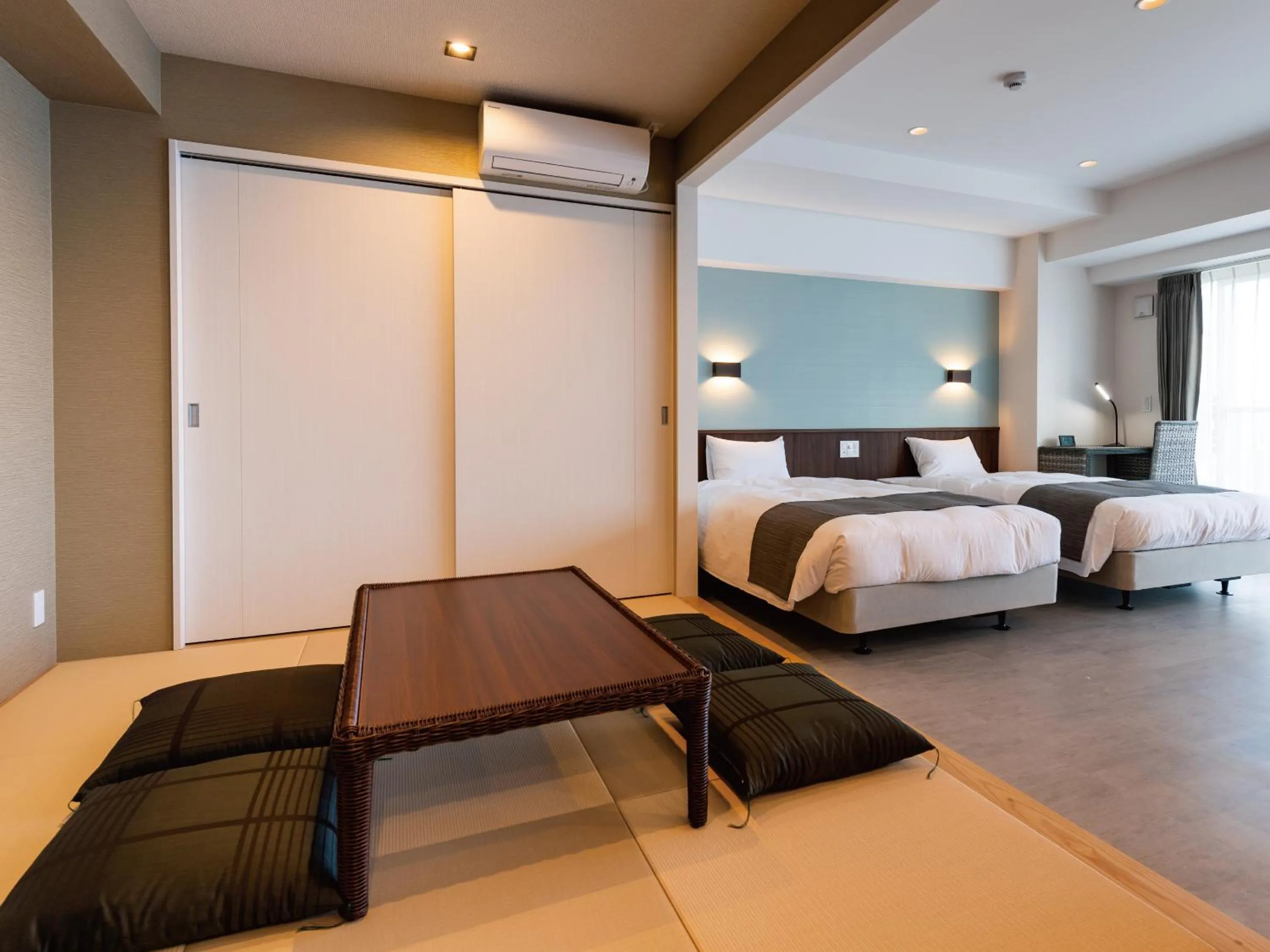 Photo of the whole room, Bed in Sunset Resort Canphou