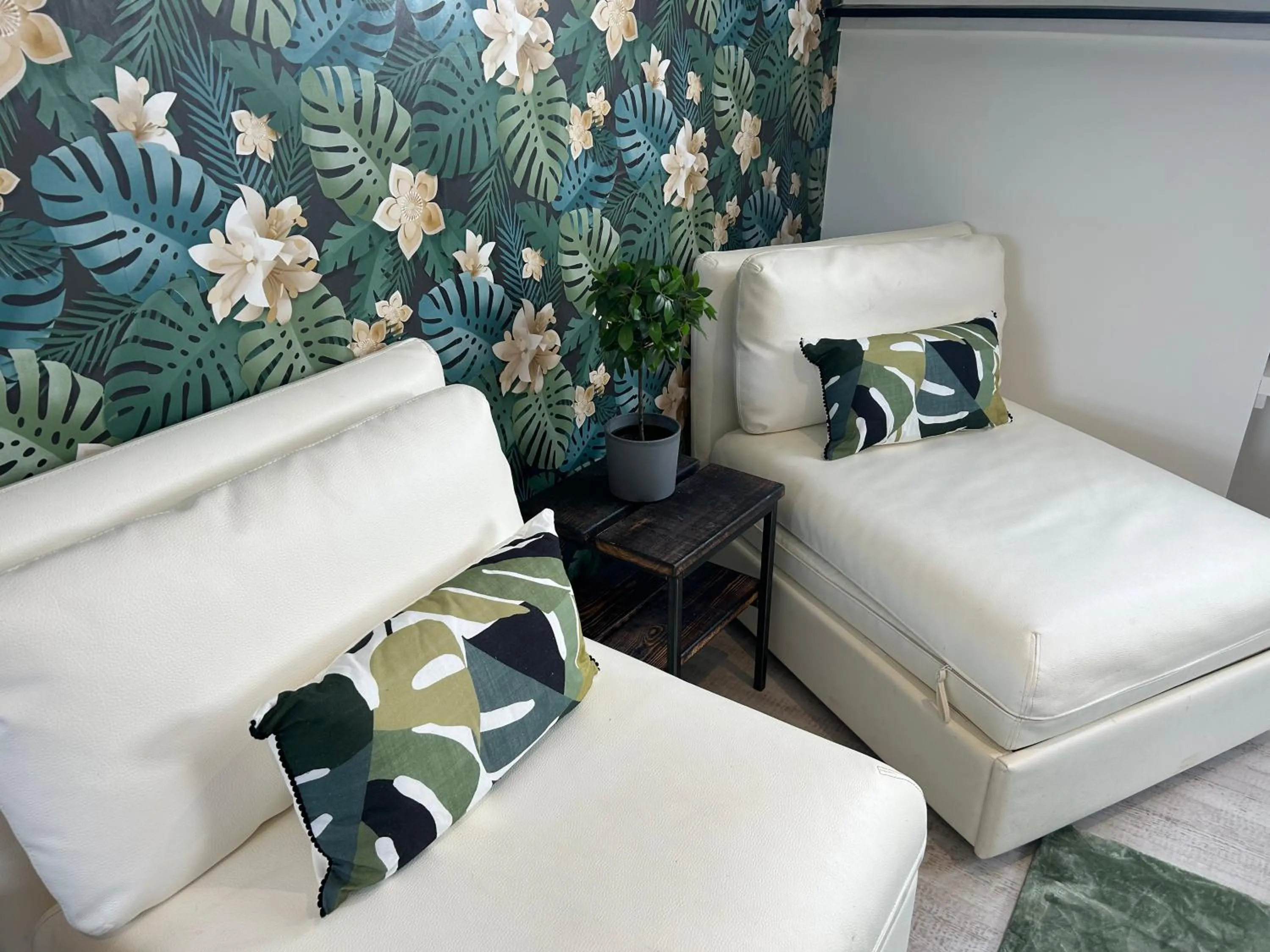 Seating area in Cardiff Arms Bistro & Hotel