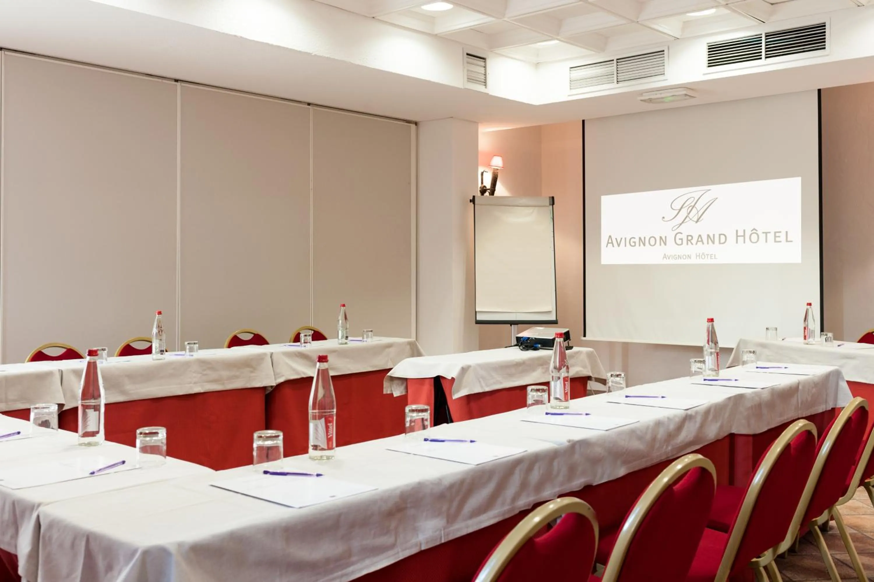 Meeting/conference room in Avignon Grand Hotel
