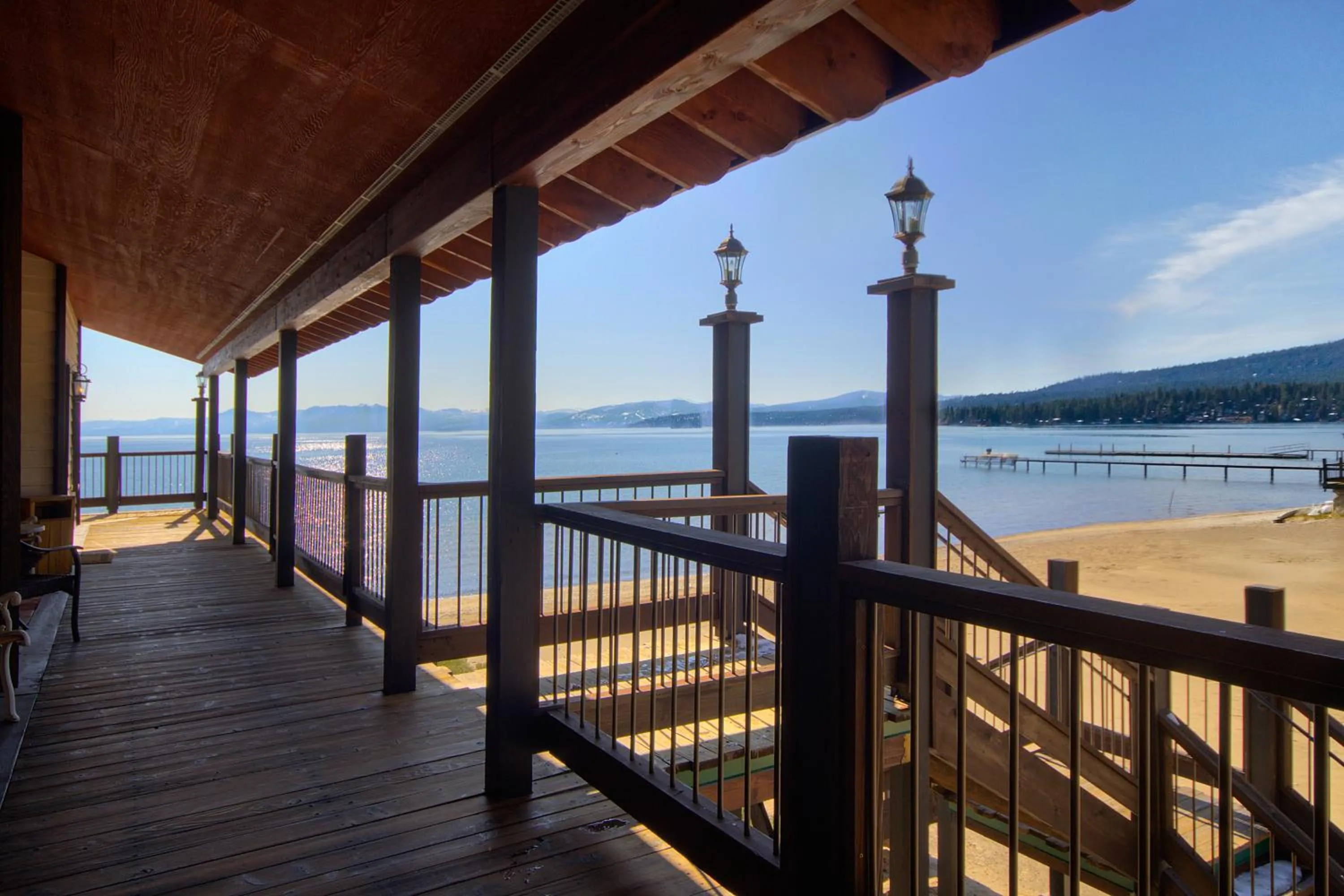 Patio in Mourelatos Lakeshore Resort