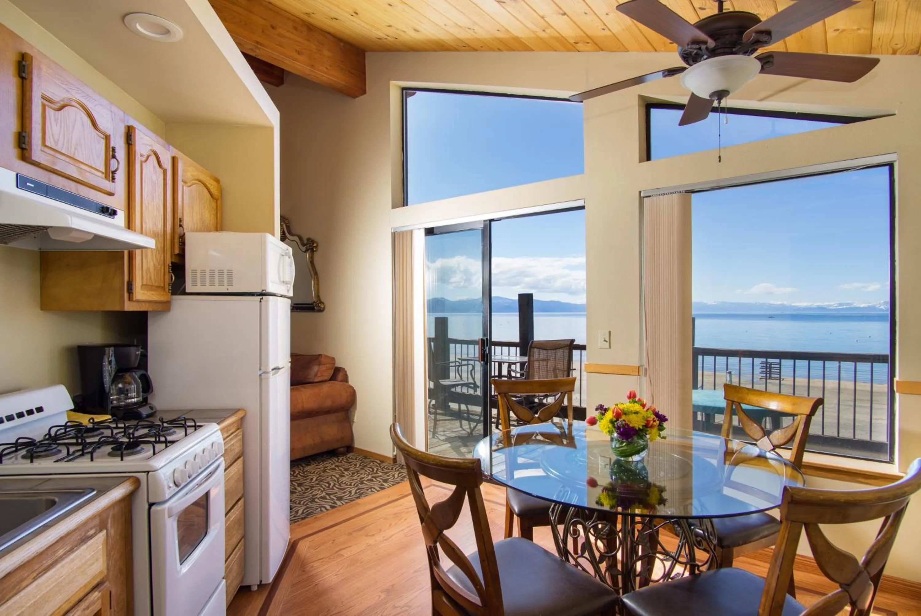 Balcony/Terrace in Mourelatos Lakeshore Resort