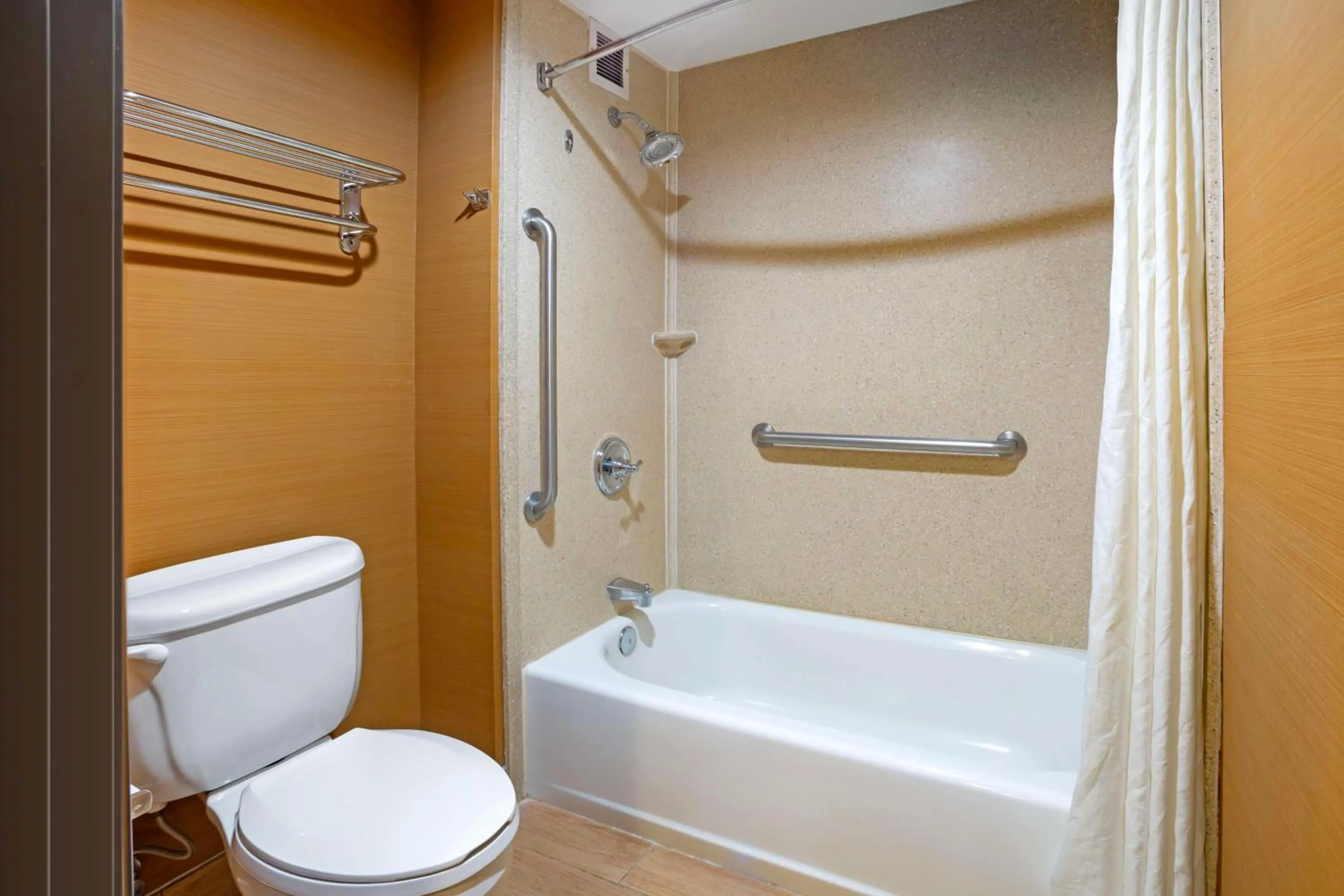 Bathroom in Best Western Exeter Inn & Suites