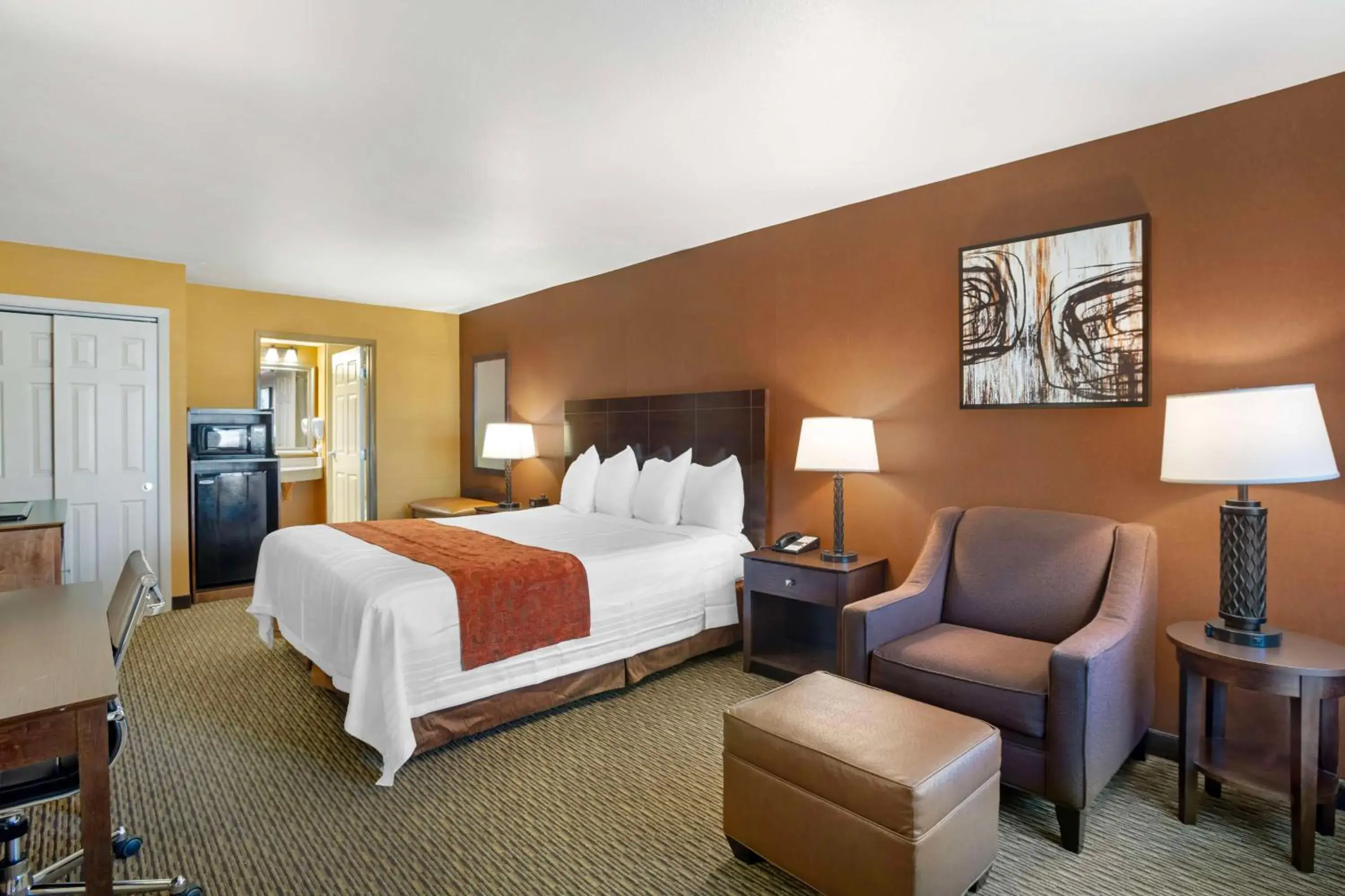 King Room with Bathtub - Disability Access/Non-Smoking in Best Western Exeter Inn & Suites King Room with Bathtub - Disability Access/Non-Smoking in Best Western Exeter Inn & Suites