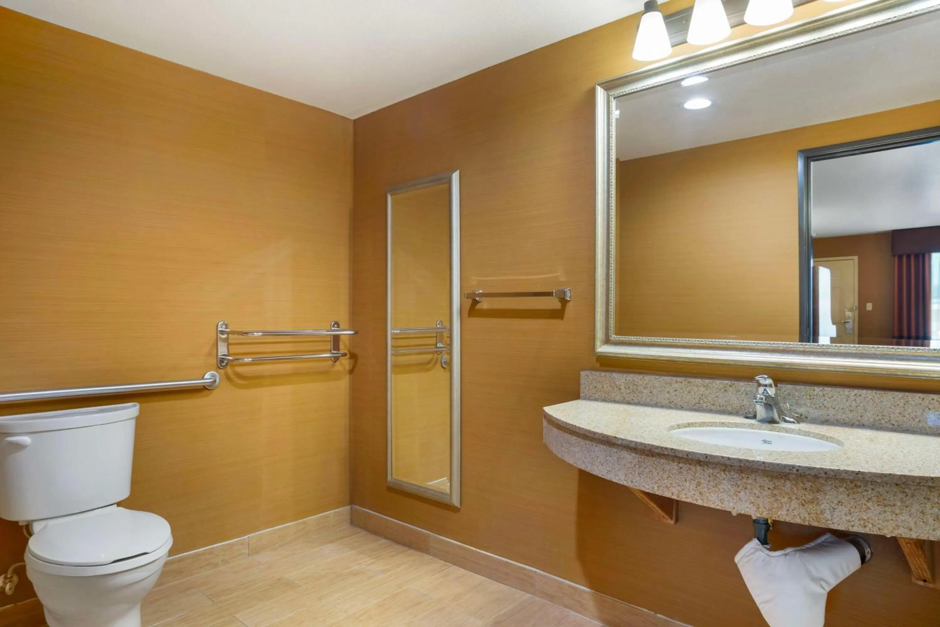 Bathroom in Best Western Exeter Inn & Suites