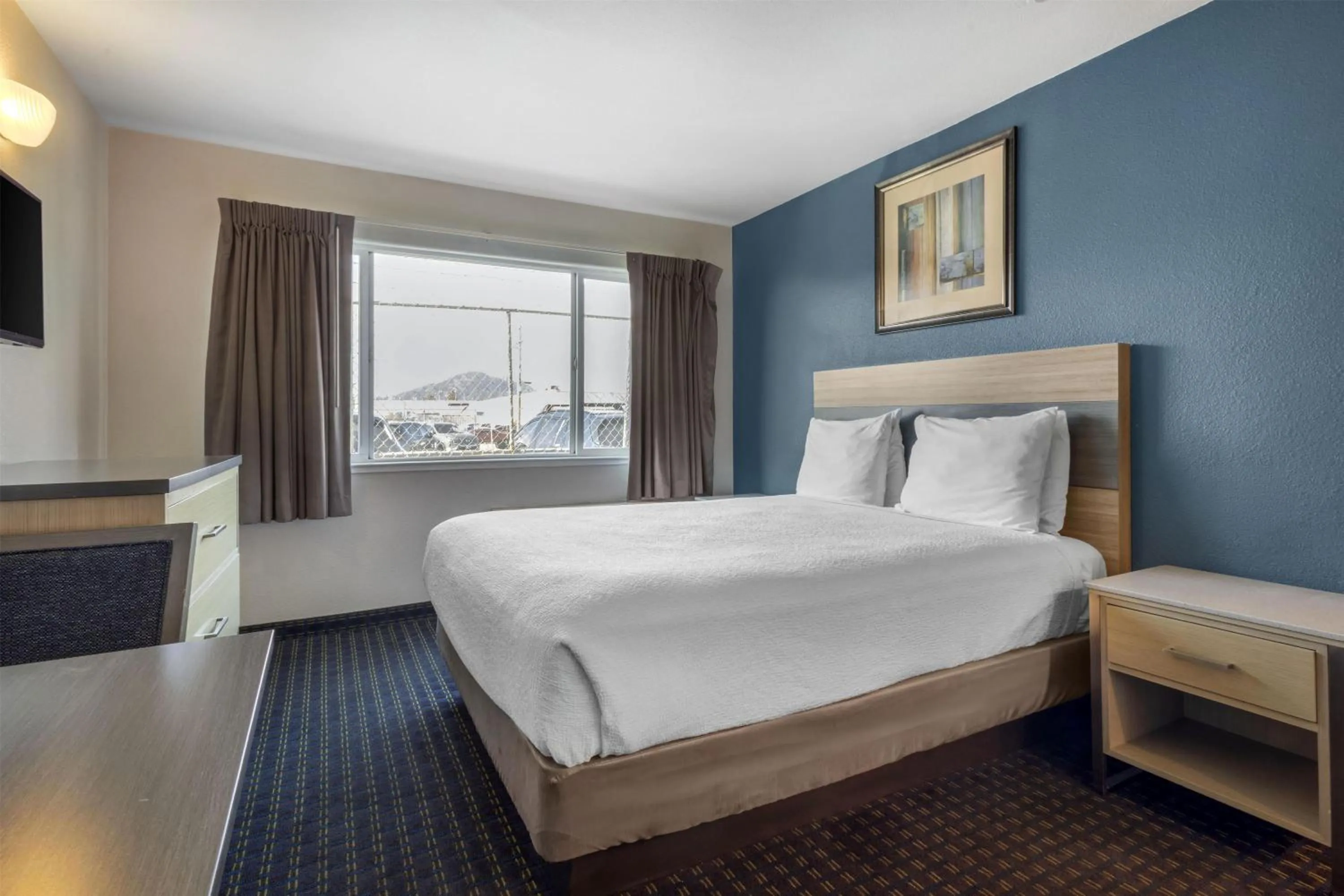 Bedroom, Bed in SureStay Hotel by Best Western San Rafael