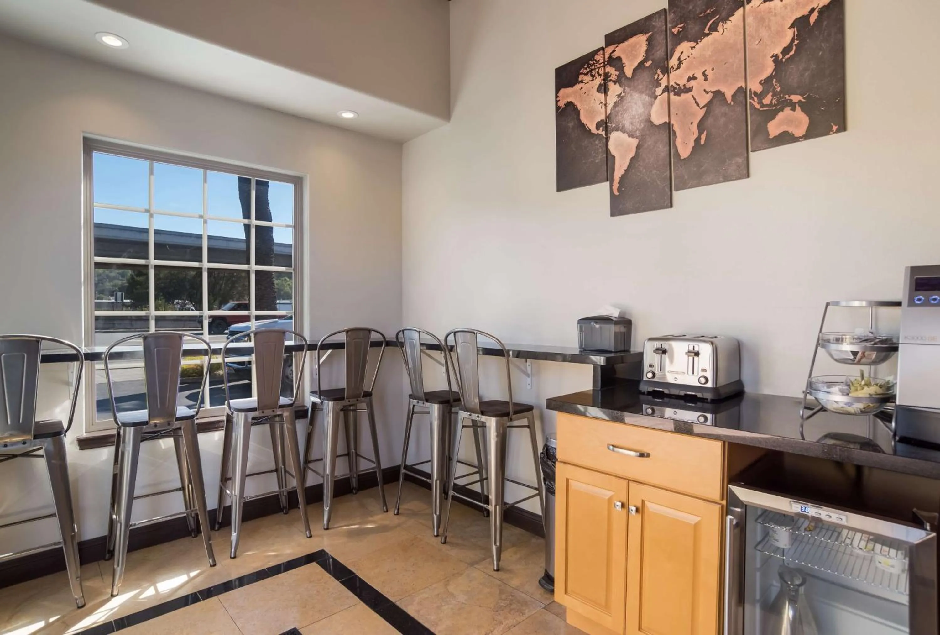 Lobby or reception in SureStay Hotel by Best Western San Rafael