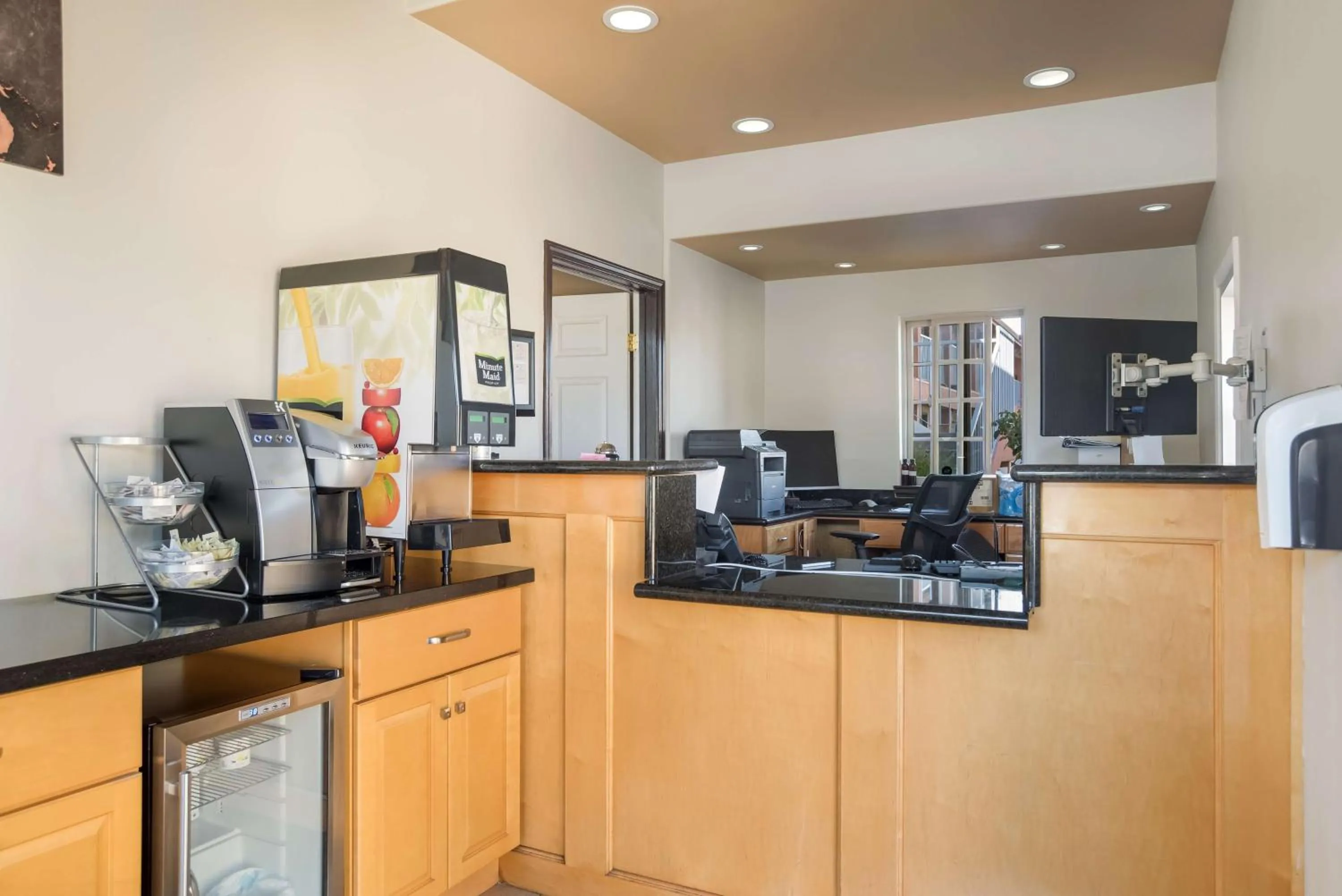 Breakfast in SureStay Hotel by Best Western San Rafael