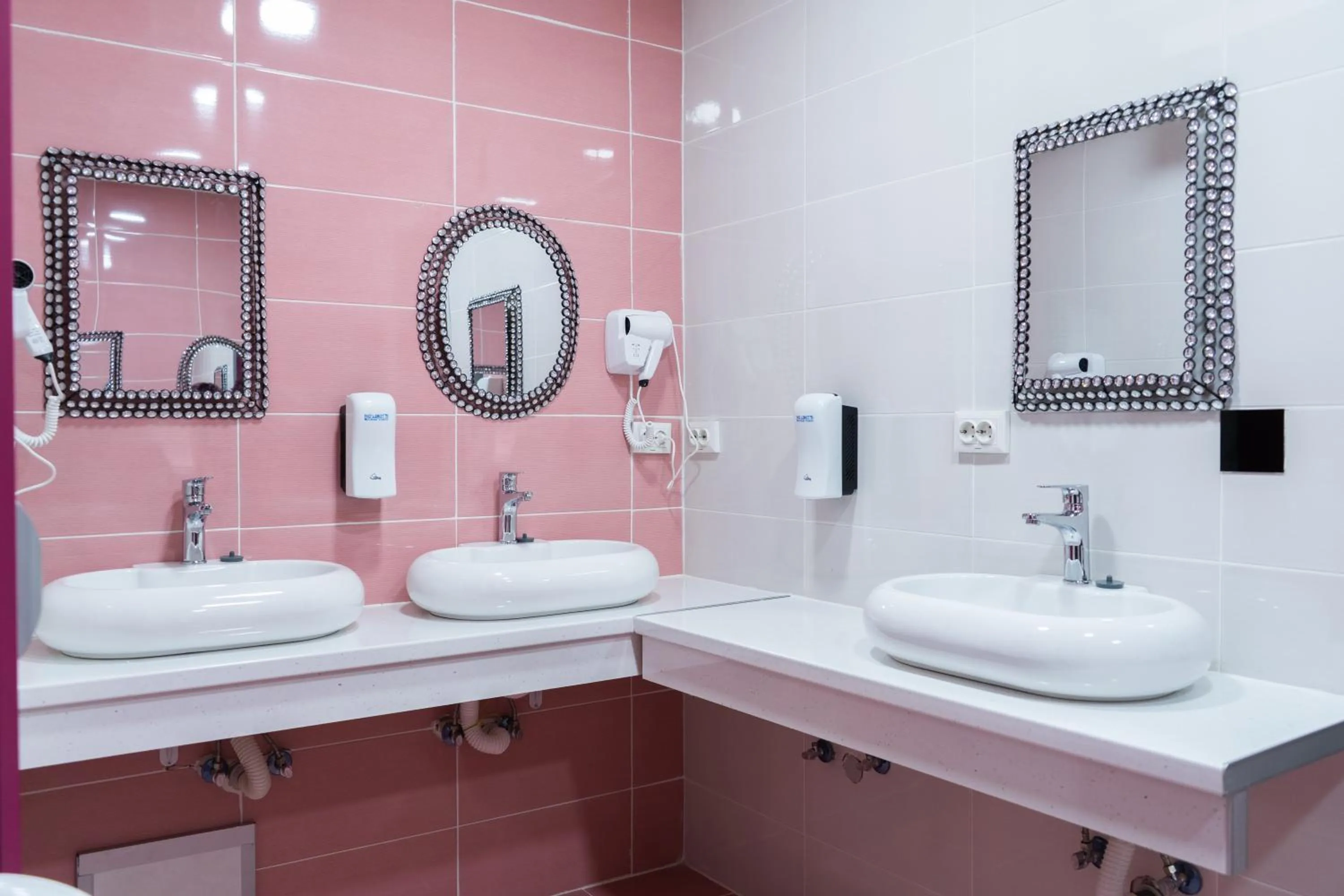 Shower in Hostel Inbox