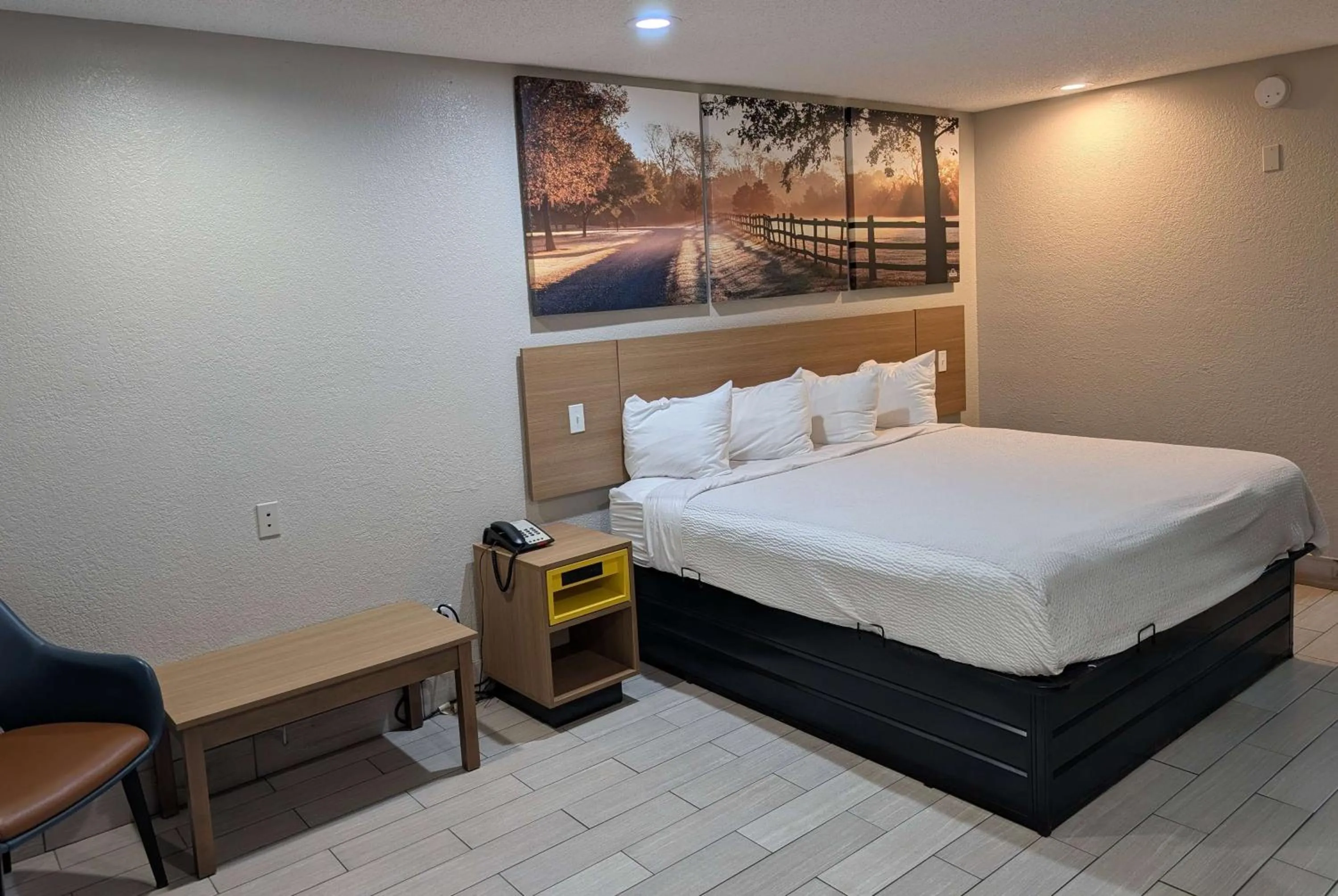 Photo of the whole room, Bed in Days Inn by Wyndham Arcadia Louisiana