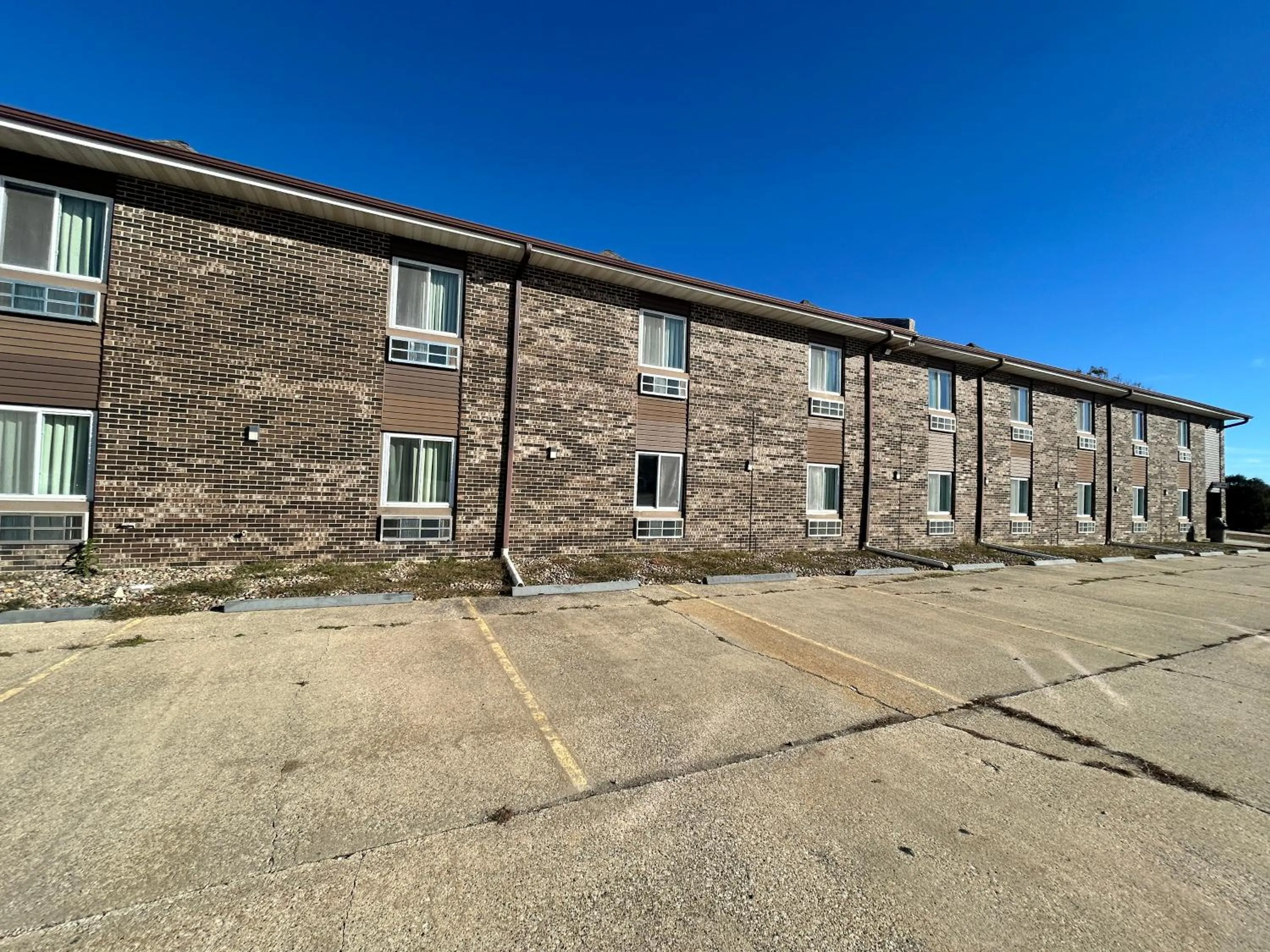 Facade/entrance in Relax Inn and Suite Adair I 80