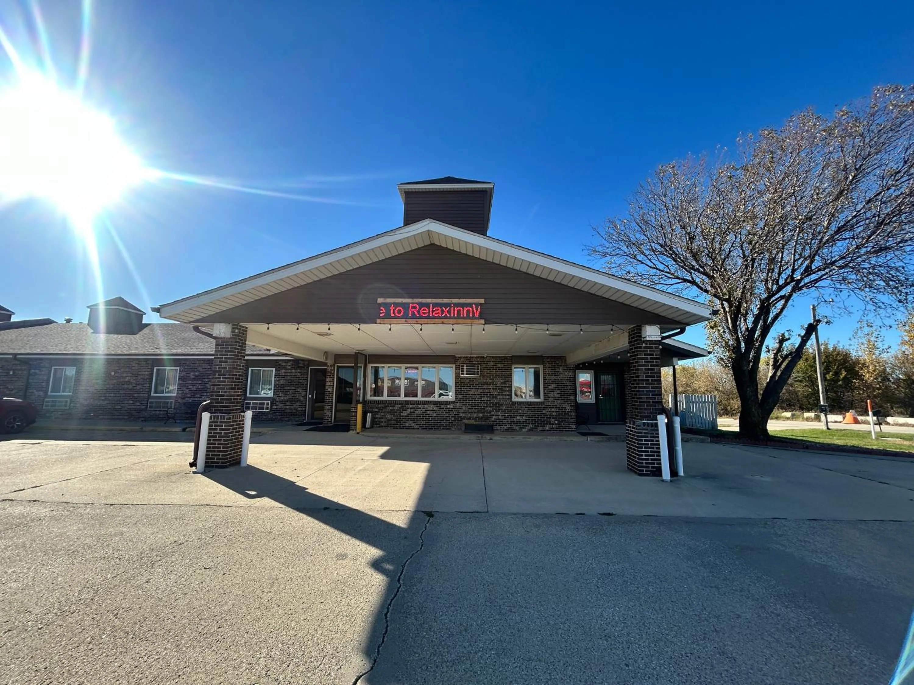 Facade/entrance in Relax Inn and Suite Adair I 80