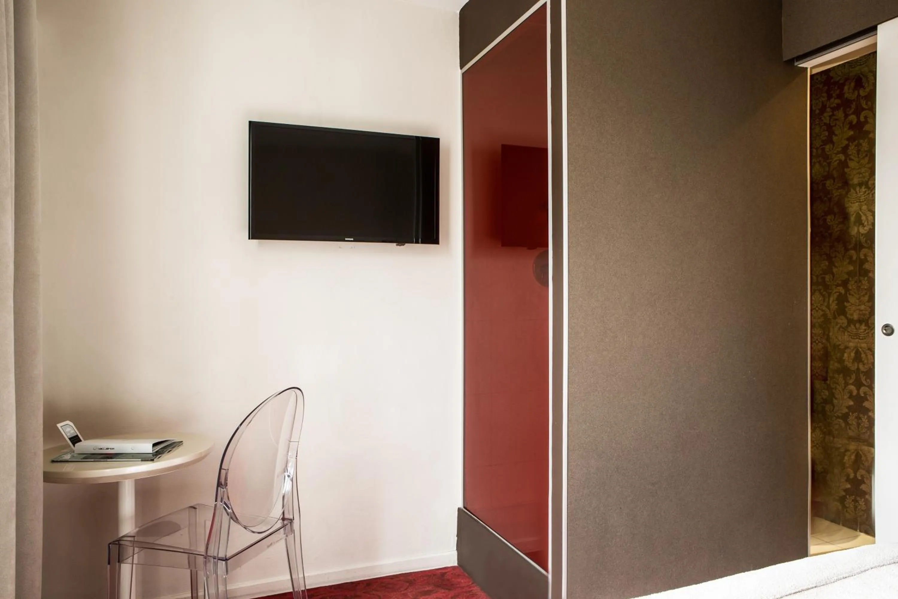 Photo of the whole room in Le Quartier Bercy-Square