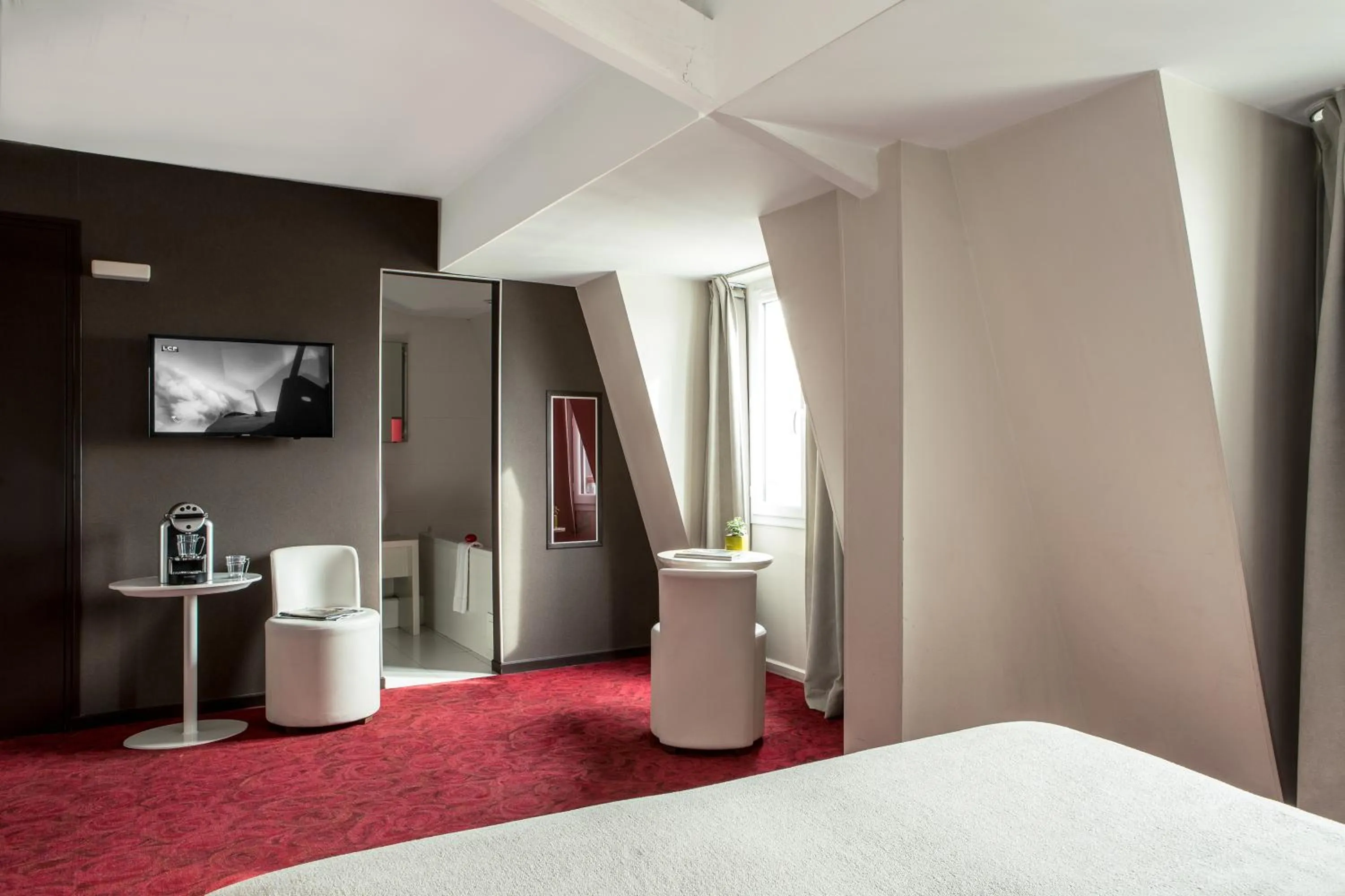 Photo of the whole room, Bed in Le Quartier Bercy-Square
