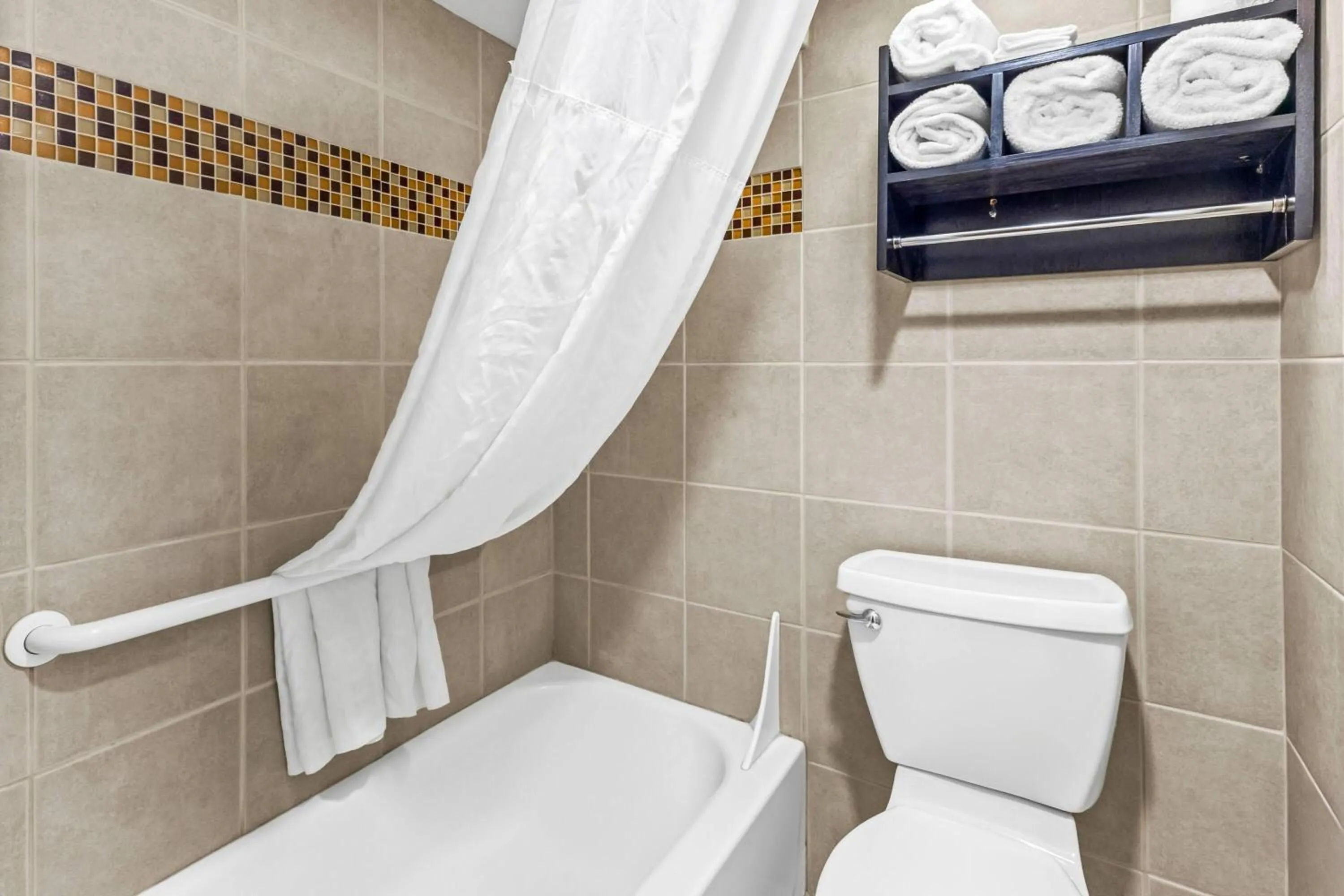 Bathroom in Days Inn by Wyndham Elko