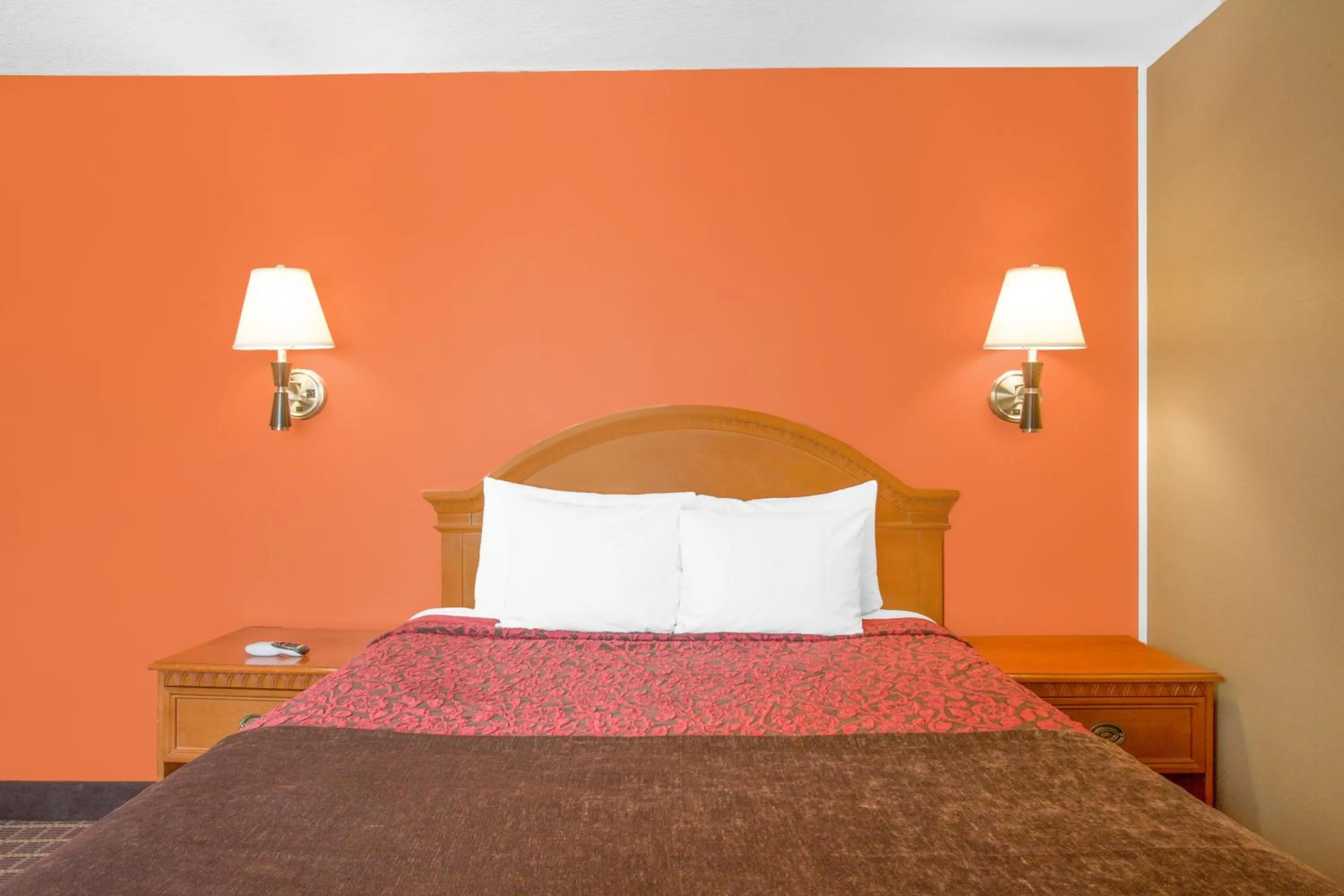 Bedroom, Bed in Days Inn by Wyndham Elko