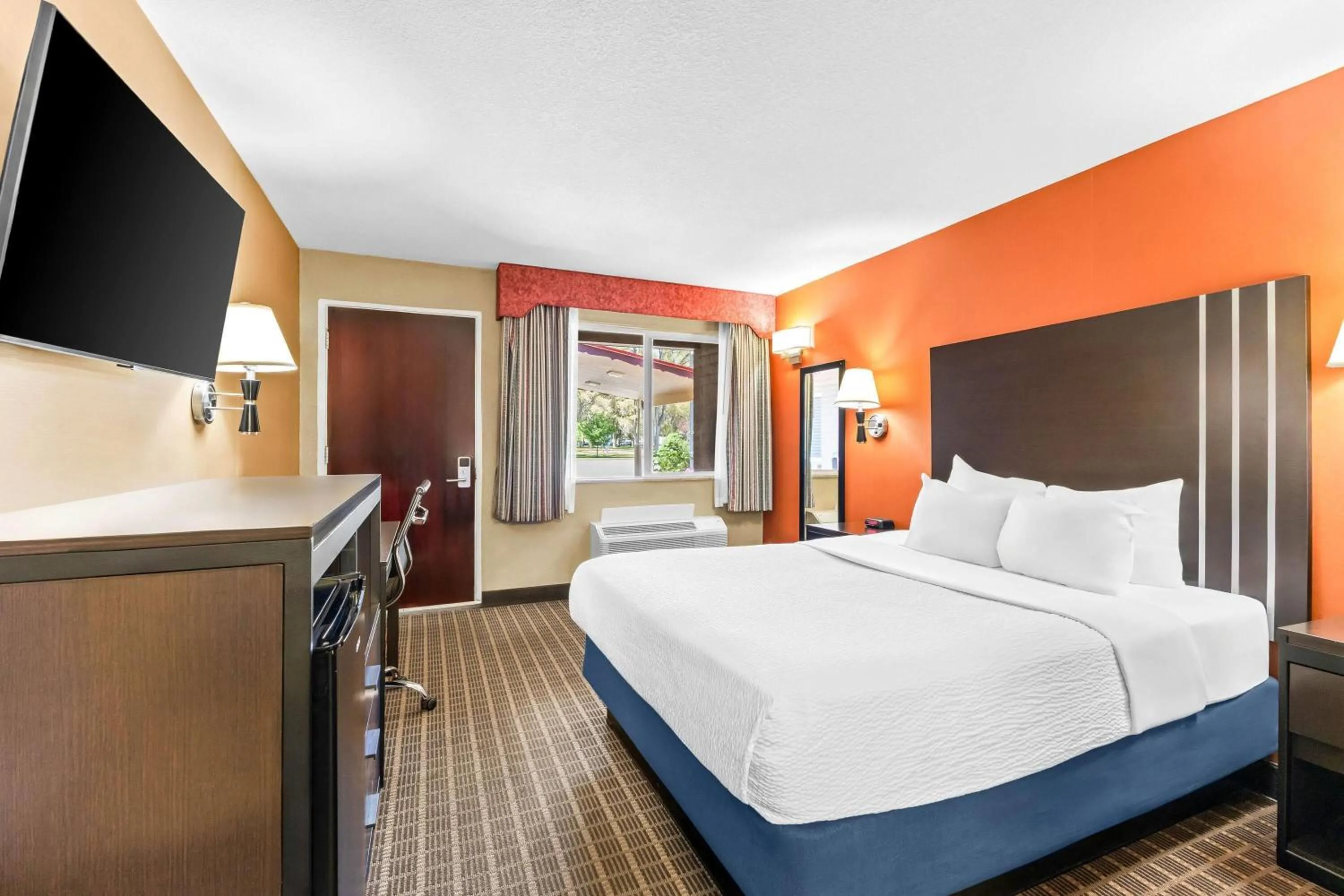 Bed in Days Inn by Wyndham Elko