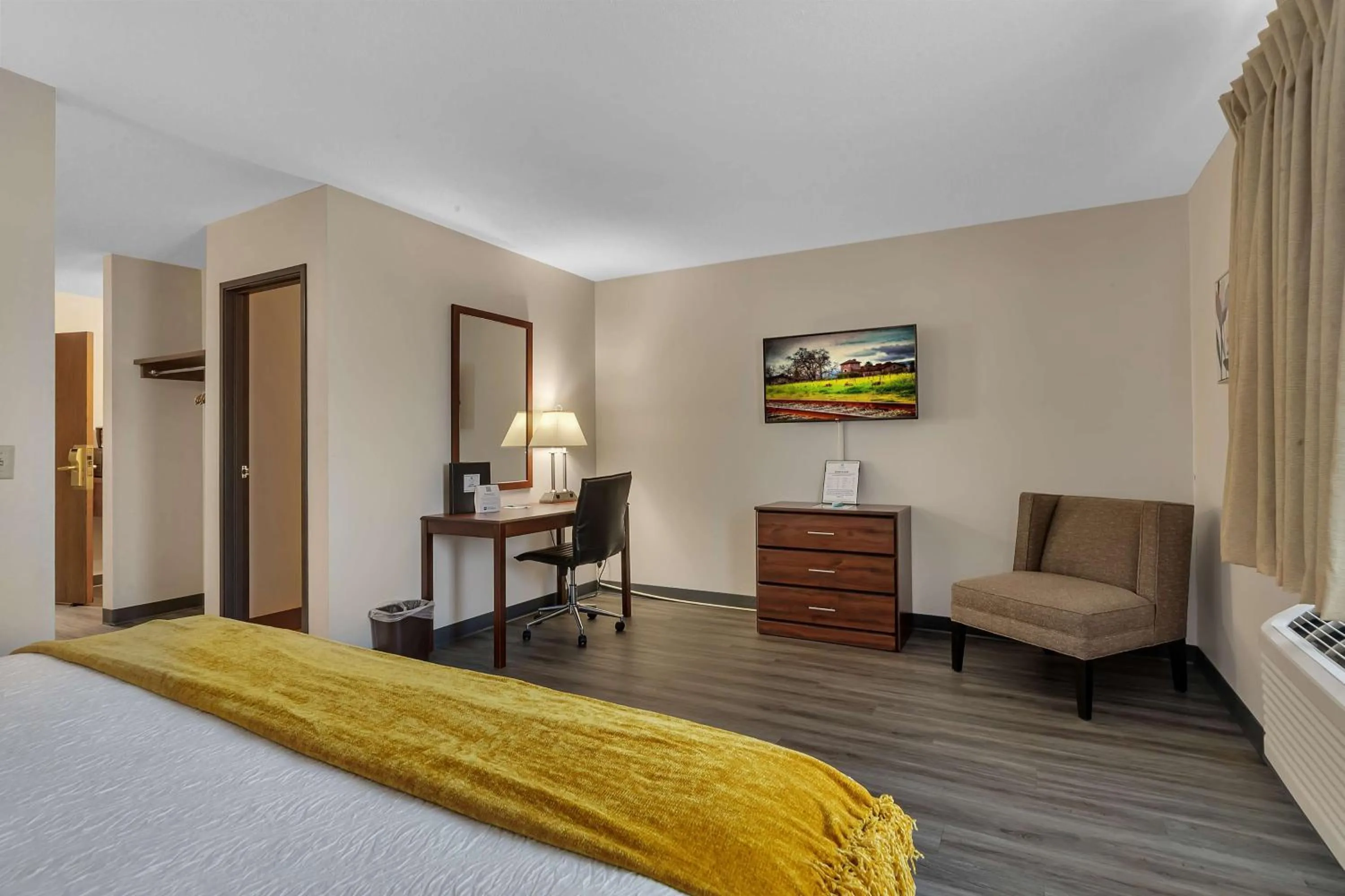 Bedroom, Bed in SureStay Hotel by Best Western Spicer