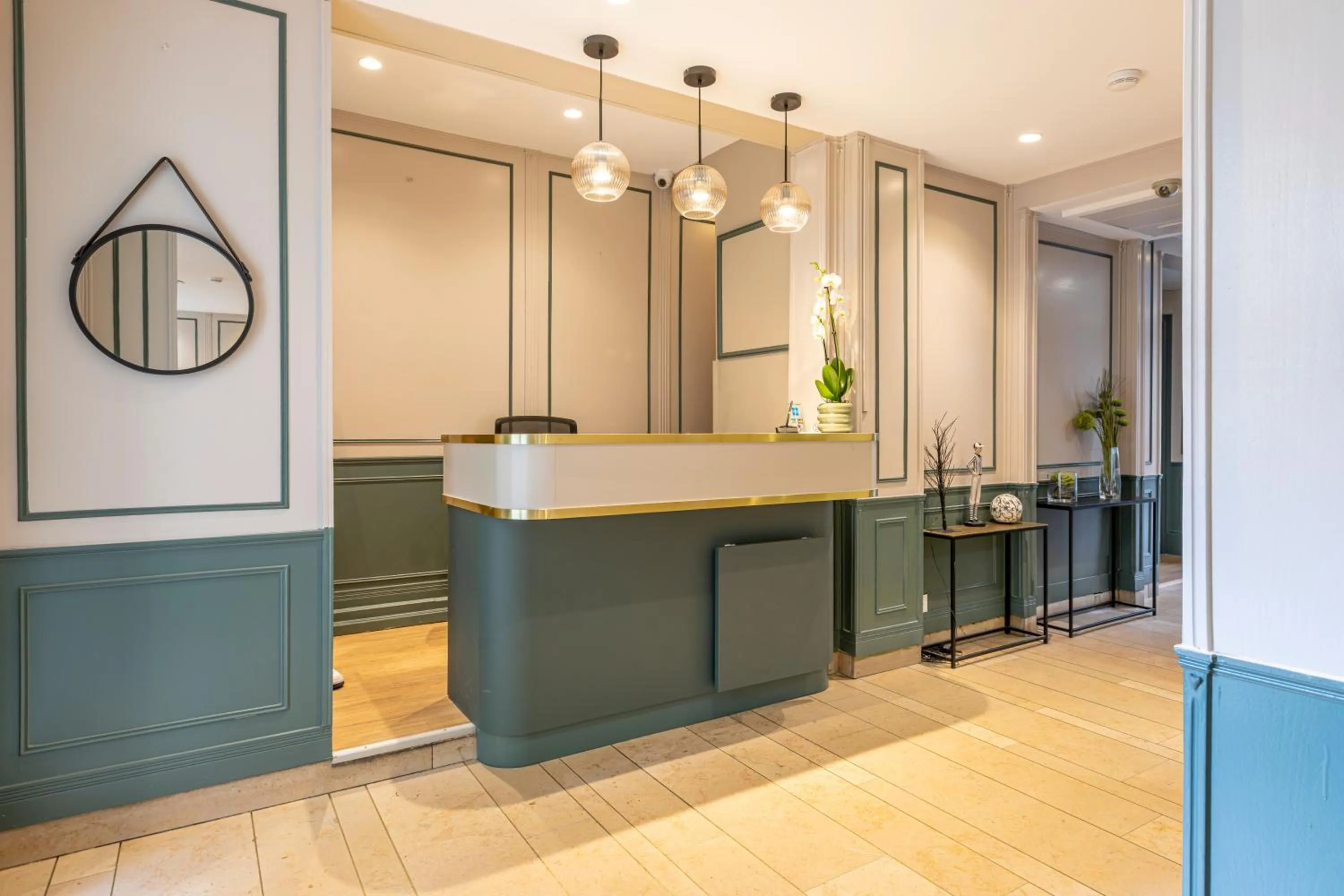 Lobby or reception in Hôtel Montcalm