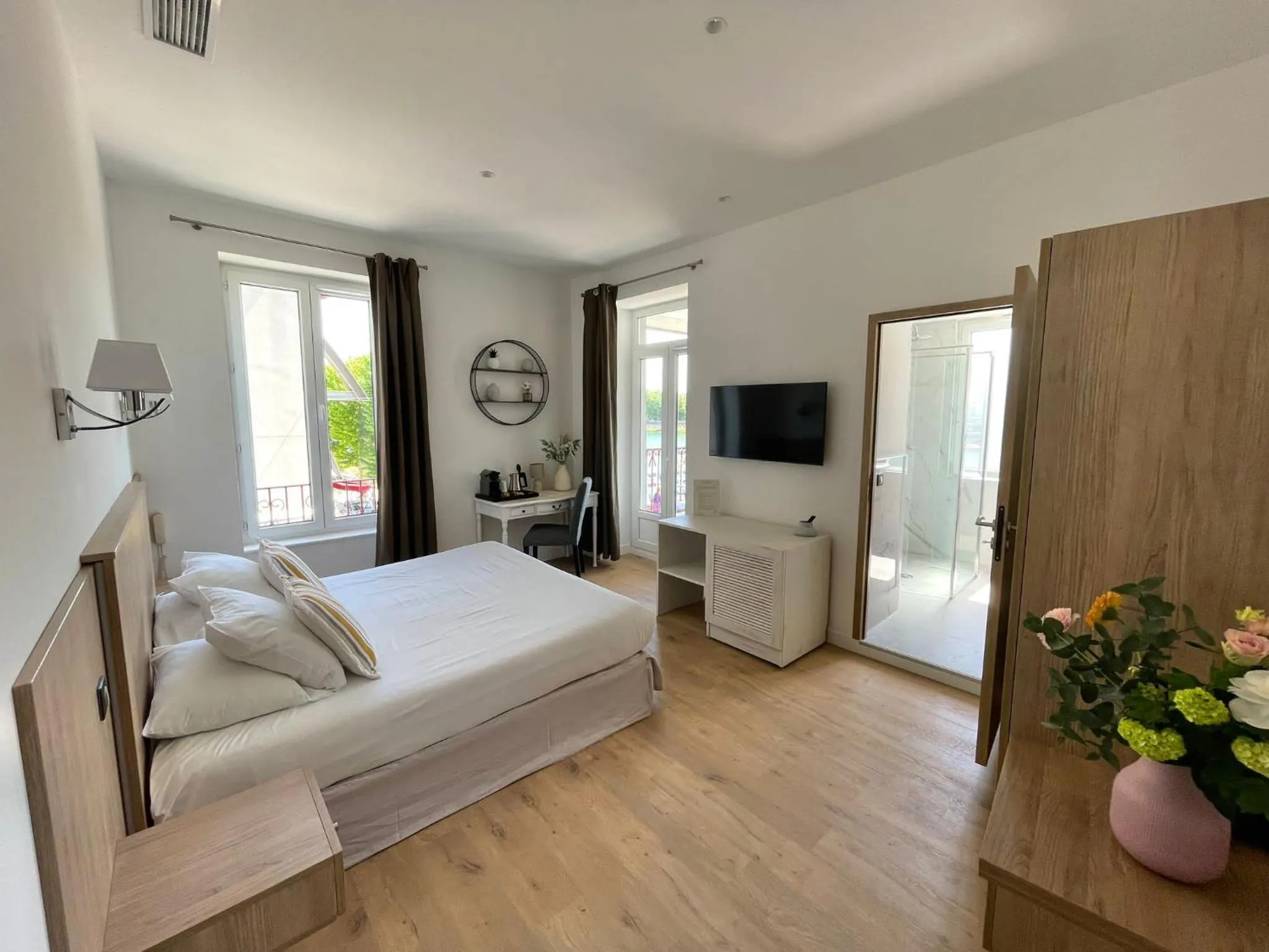 Bed in Hôtel Les Deux Coteaux