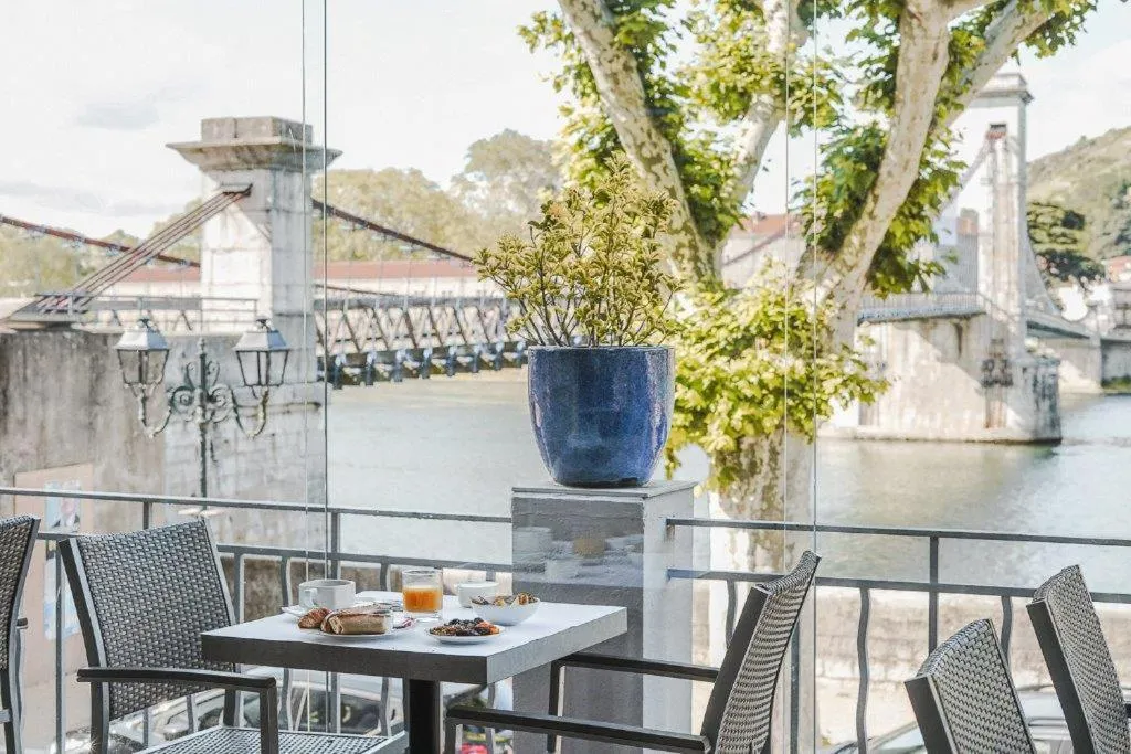 Breakfast in Hôtel Les Deux Coteaux