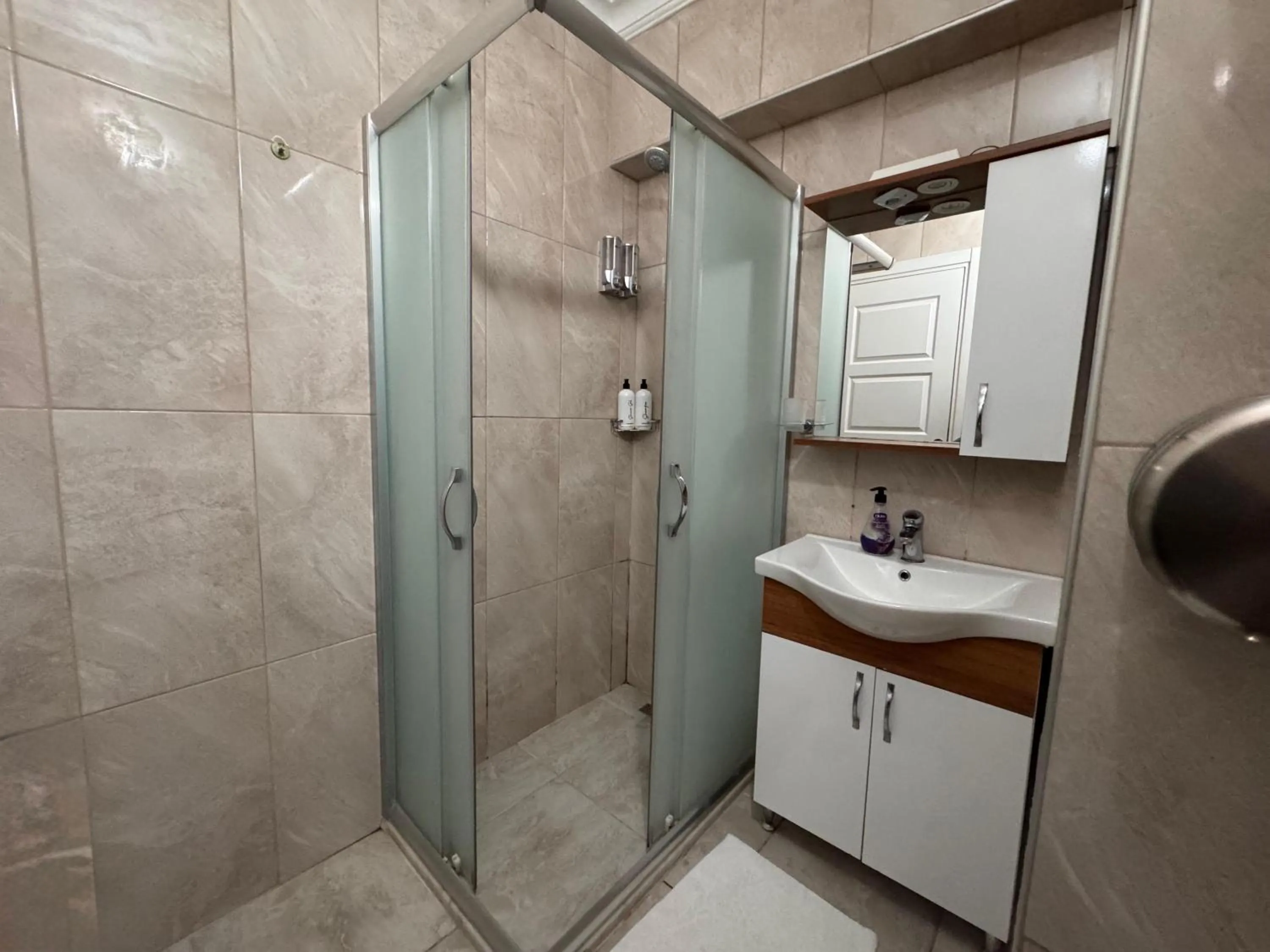 Shower in Doğa Villa Guest House