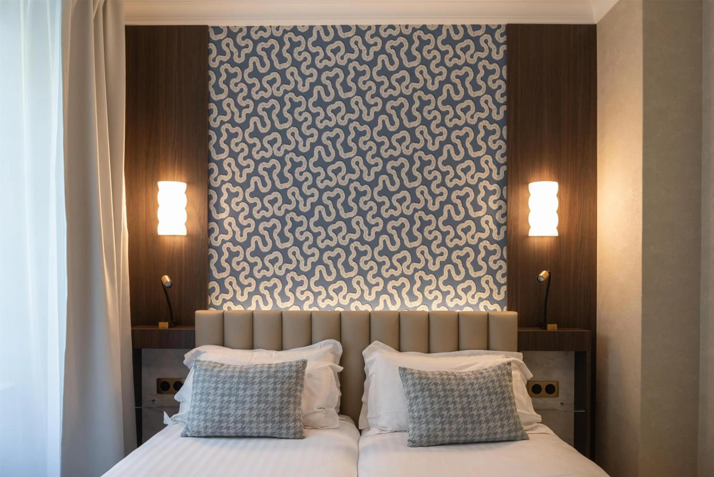 Bedroom, Bed in Best Western Au Trocadéro