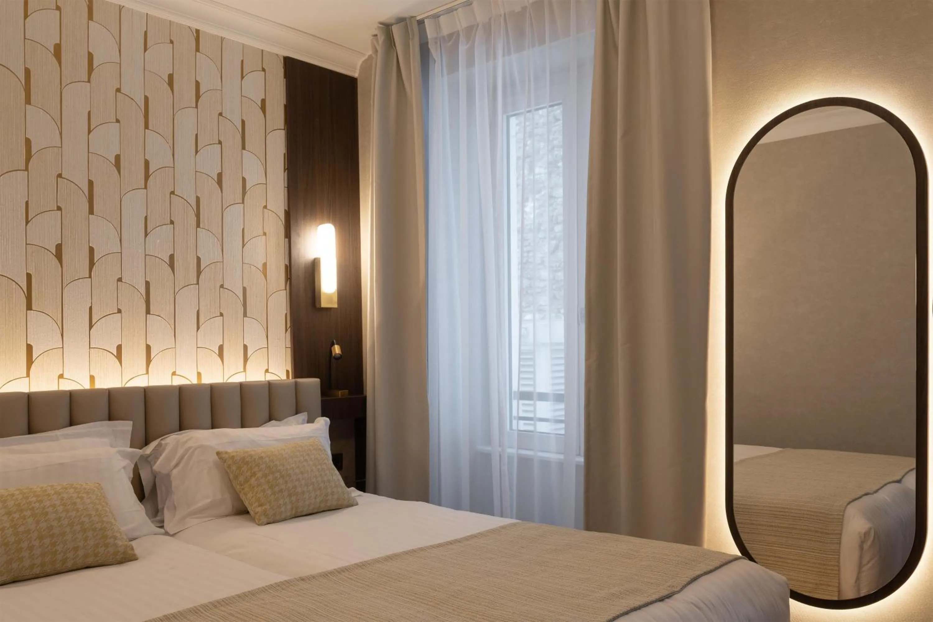 Bedroom, Bed in Best Western Au Trocadéro