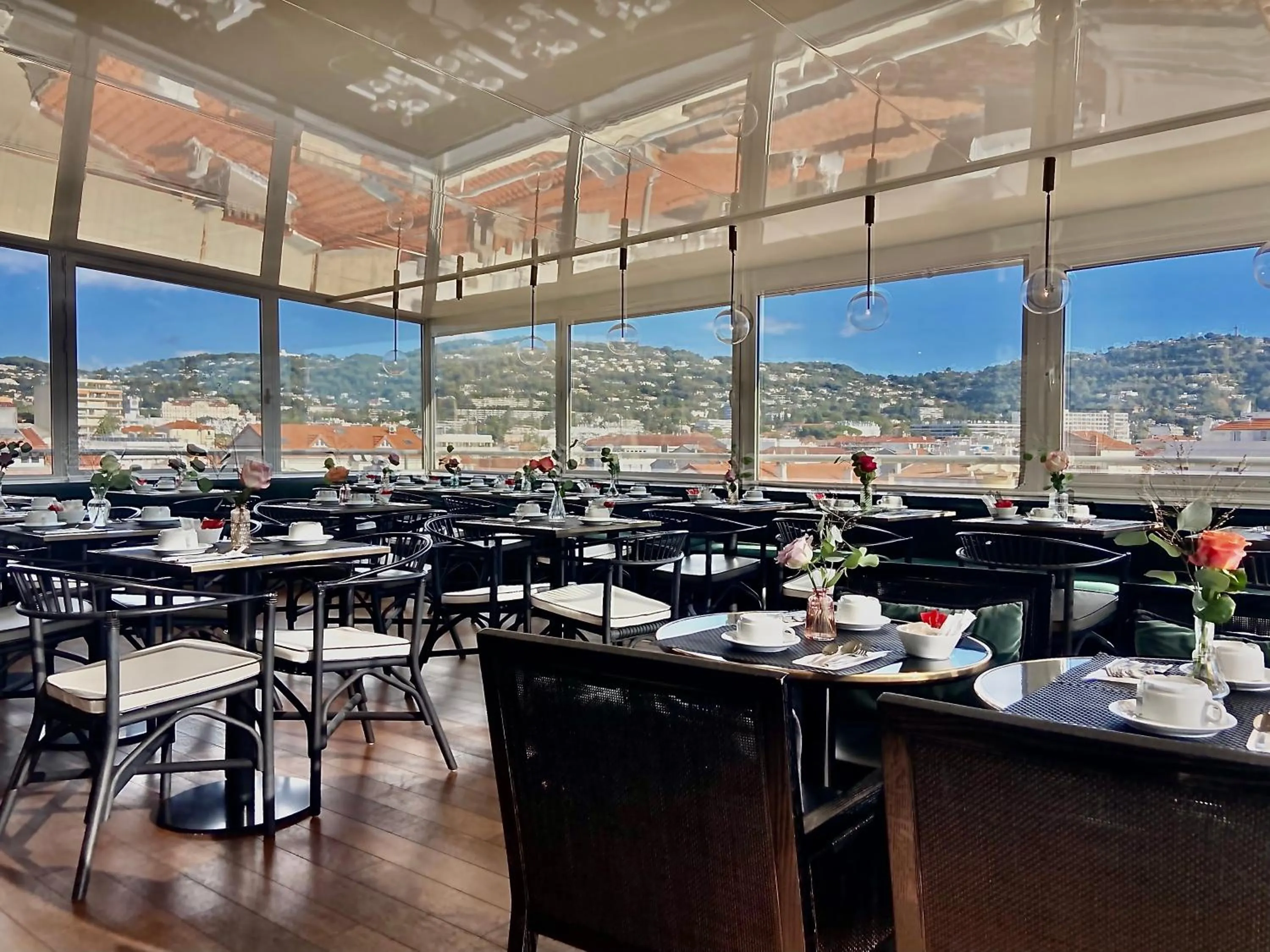 Property building in Hôtel Cannes Centre Univers