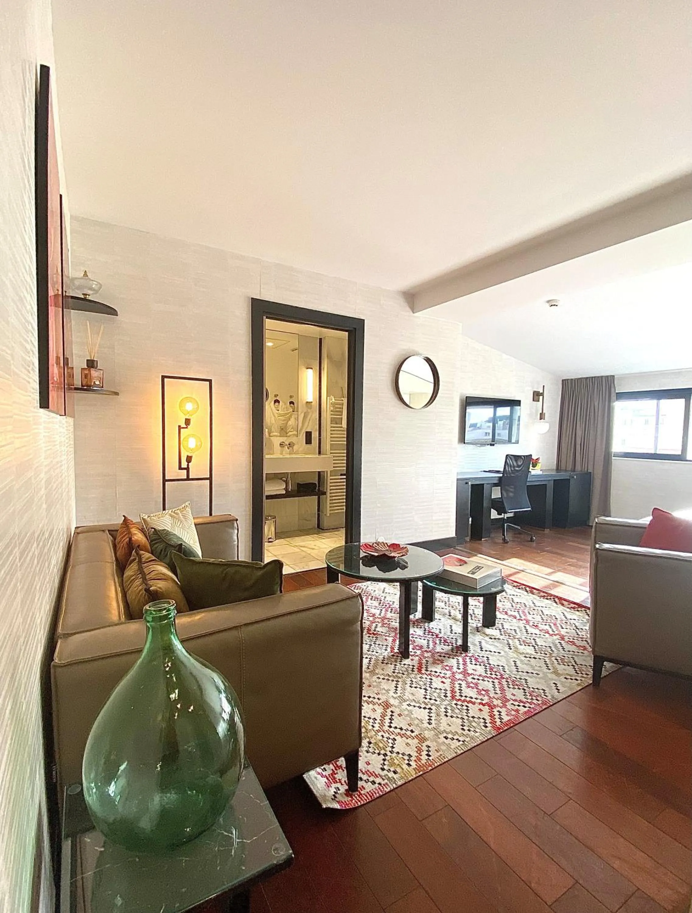 Property building in Hôtel Cannes Centre Univers