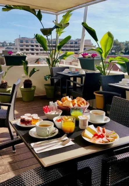 Property building in Hôtel Cannes Centre Univers