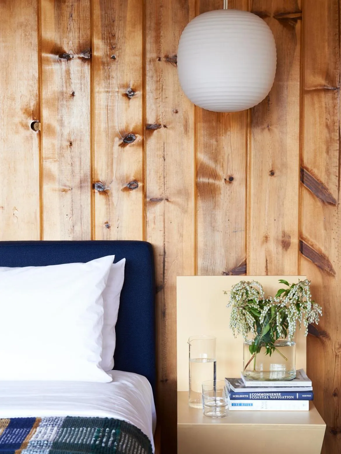 Bed in Captain Whidbey