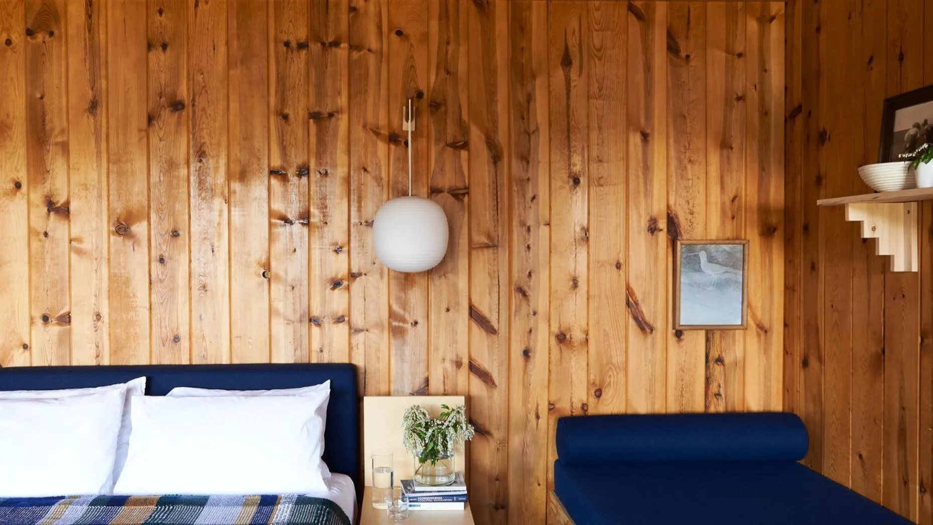 Bed in Captain Whidbey