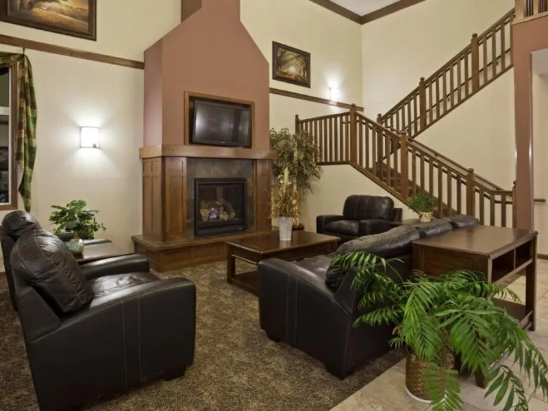 Communal lounge/ TV room in American Inn & Suites