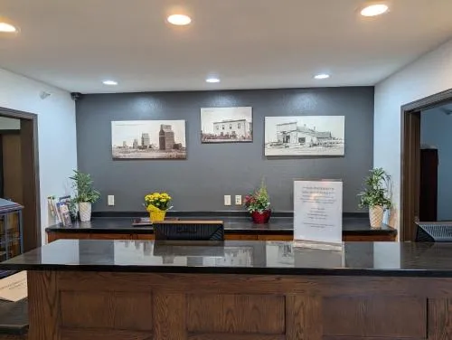 American Inn & Suites