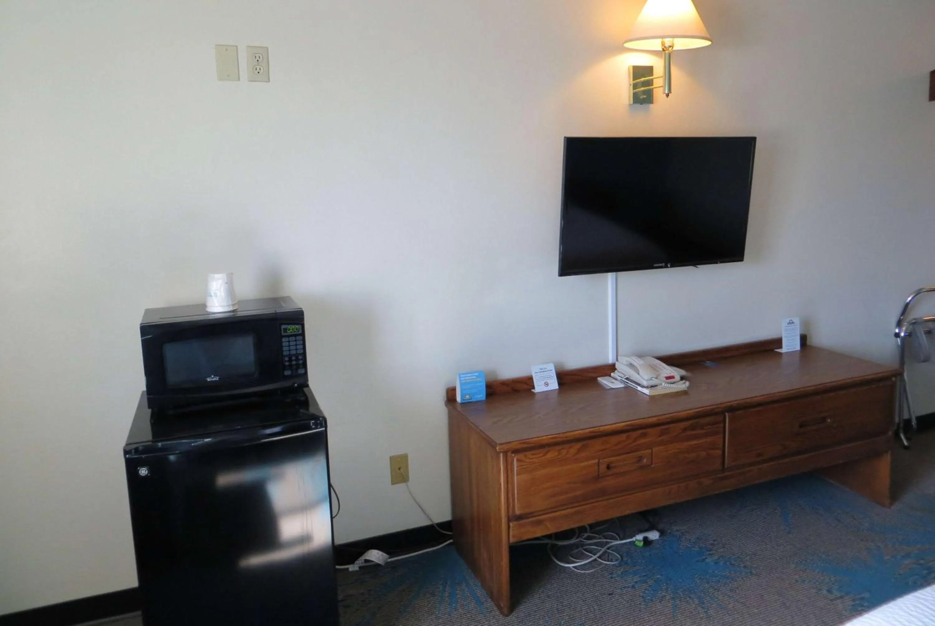 Photo of the whole room in Days Inn by Wyndham Alamosa