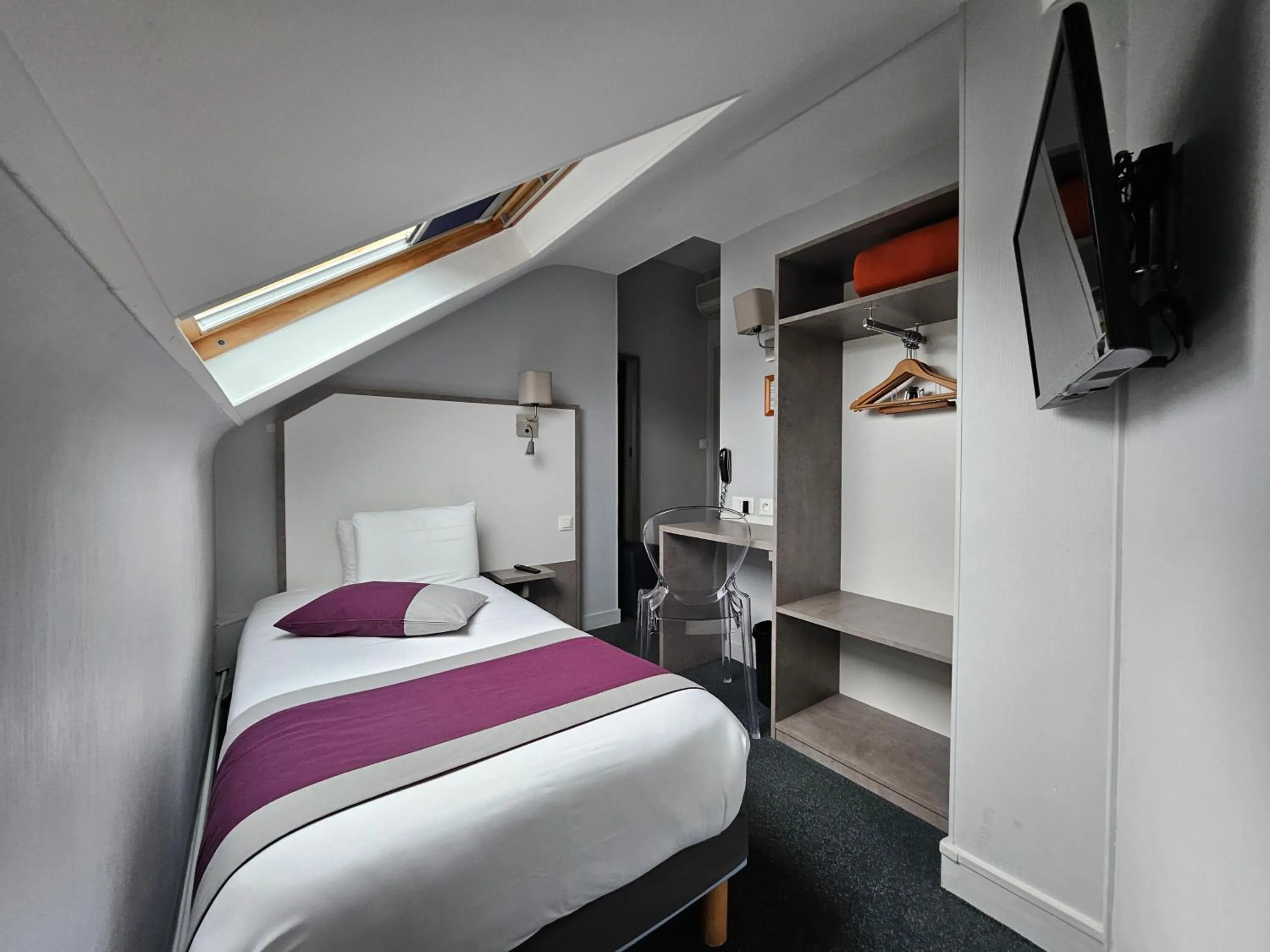 Bedroom, Bed in Hôtel de Champagne