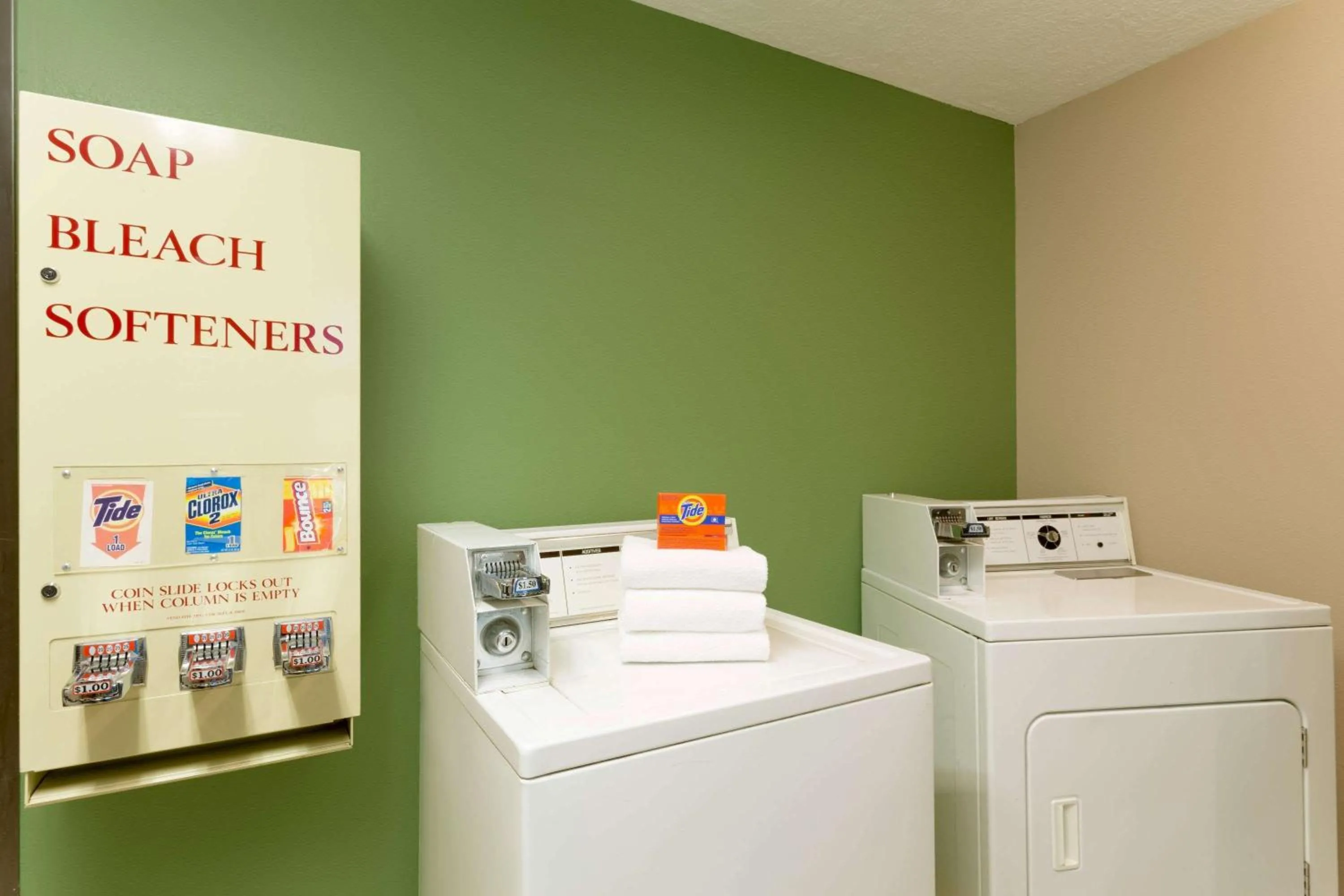 On site in Super 8 by Wyndham Green River