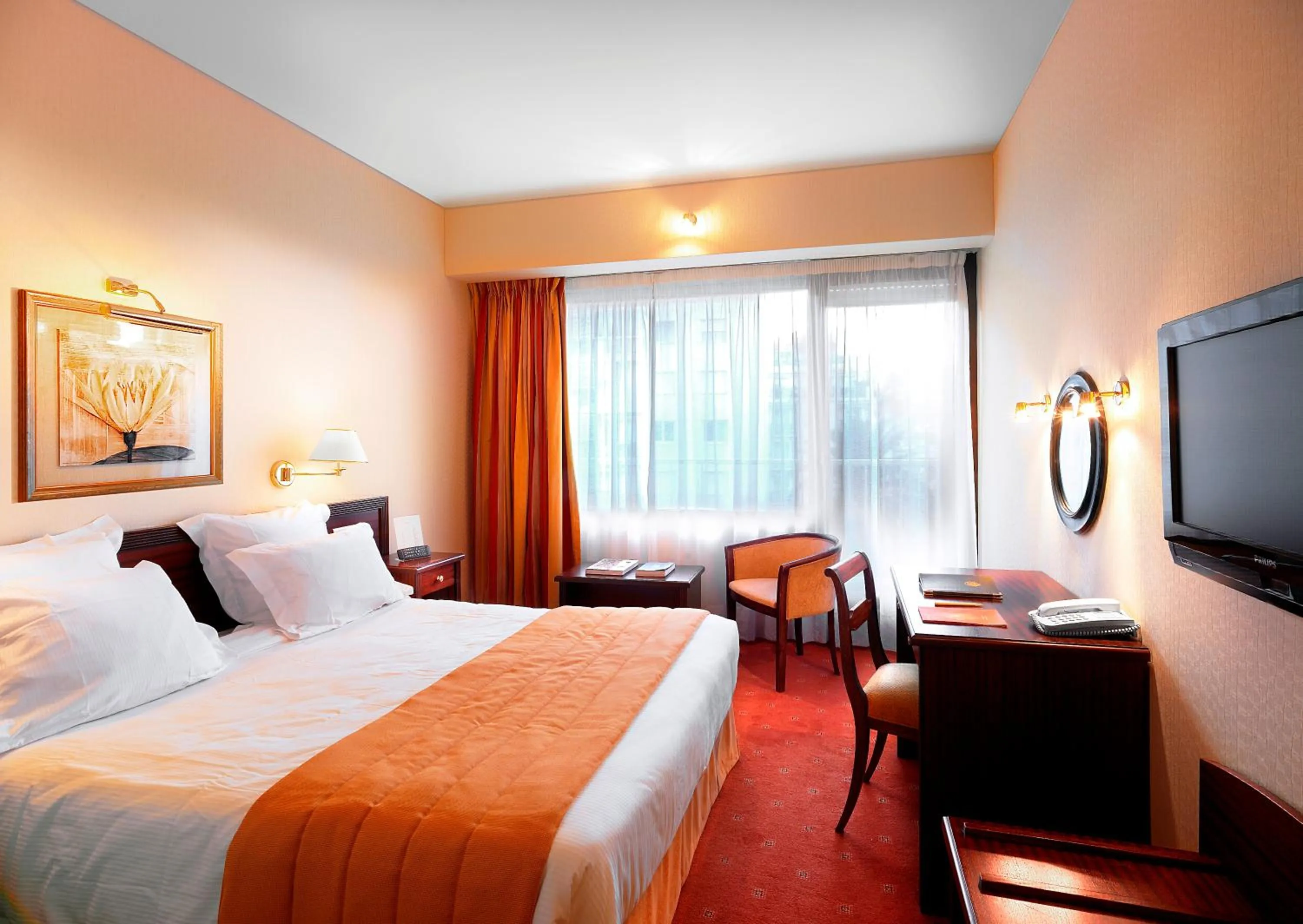 Bed in Splendid Hotel & Spa Nice