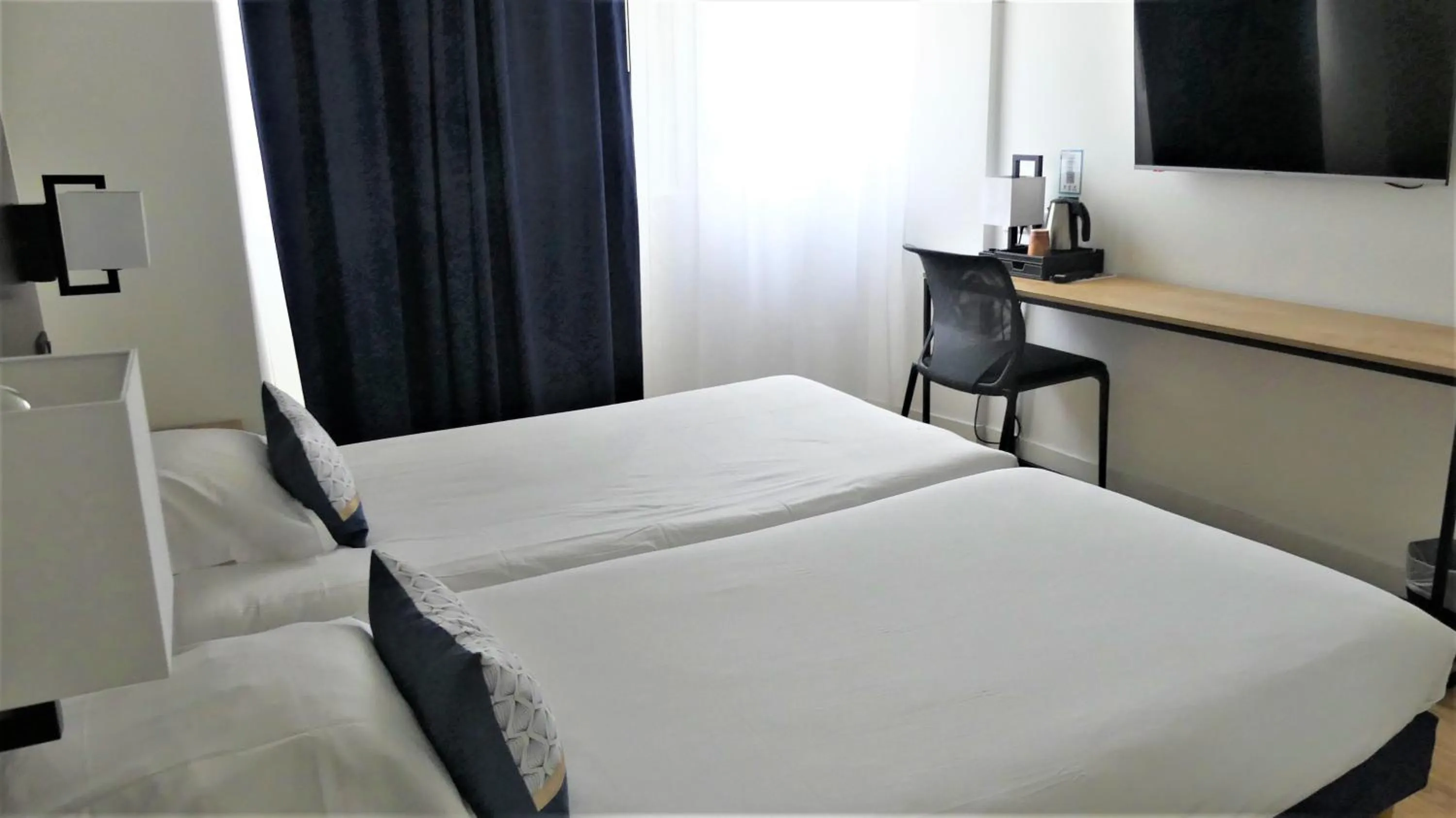 Bedroom, Bed in Hotel Abbaye du Golf de Lésigny