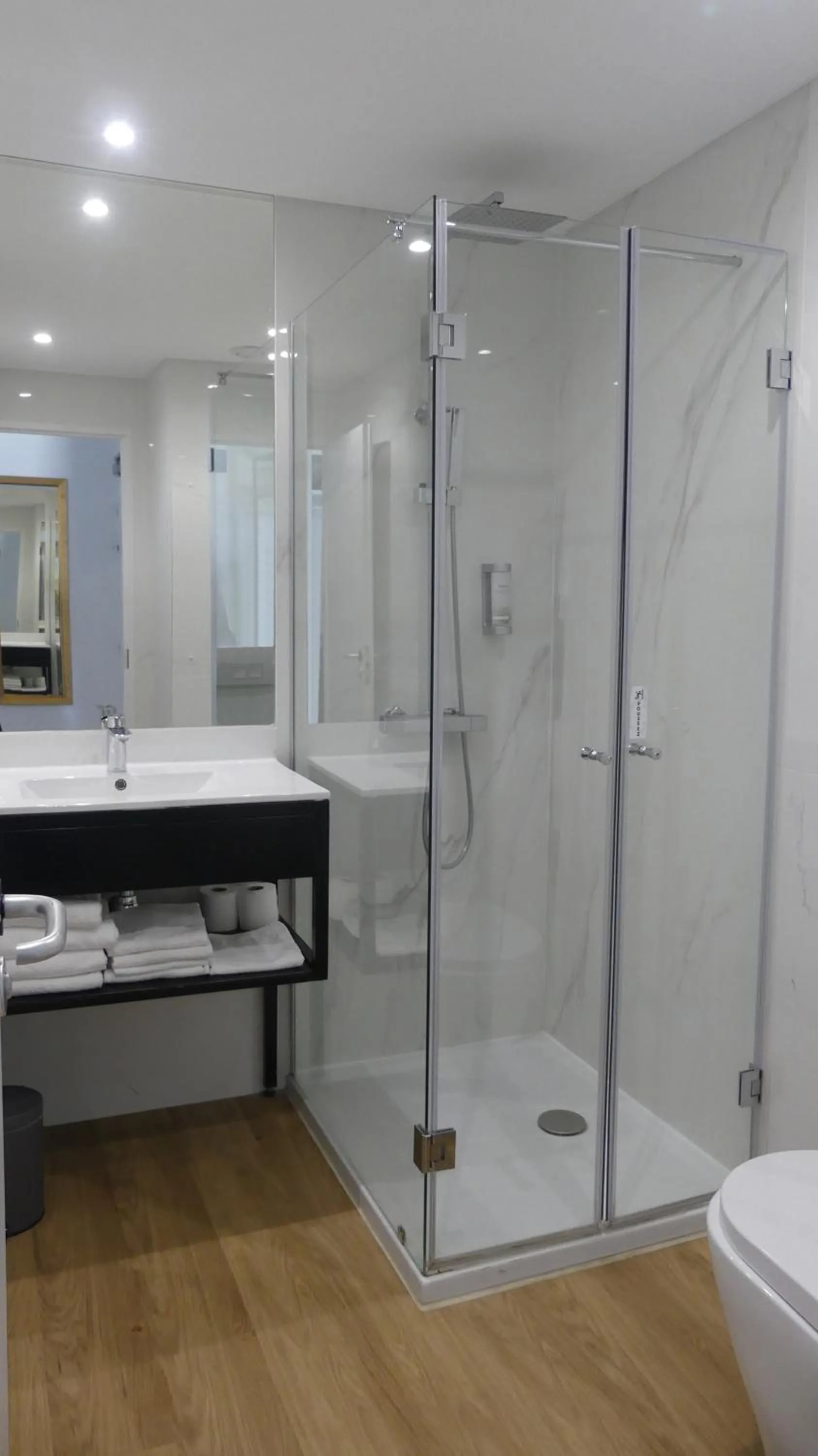 Bathroom in Hotel Abbaye du Golf de Lésigny