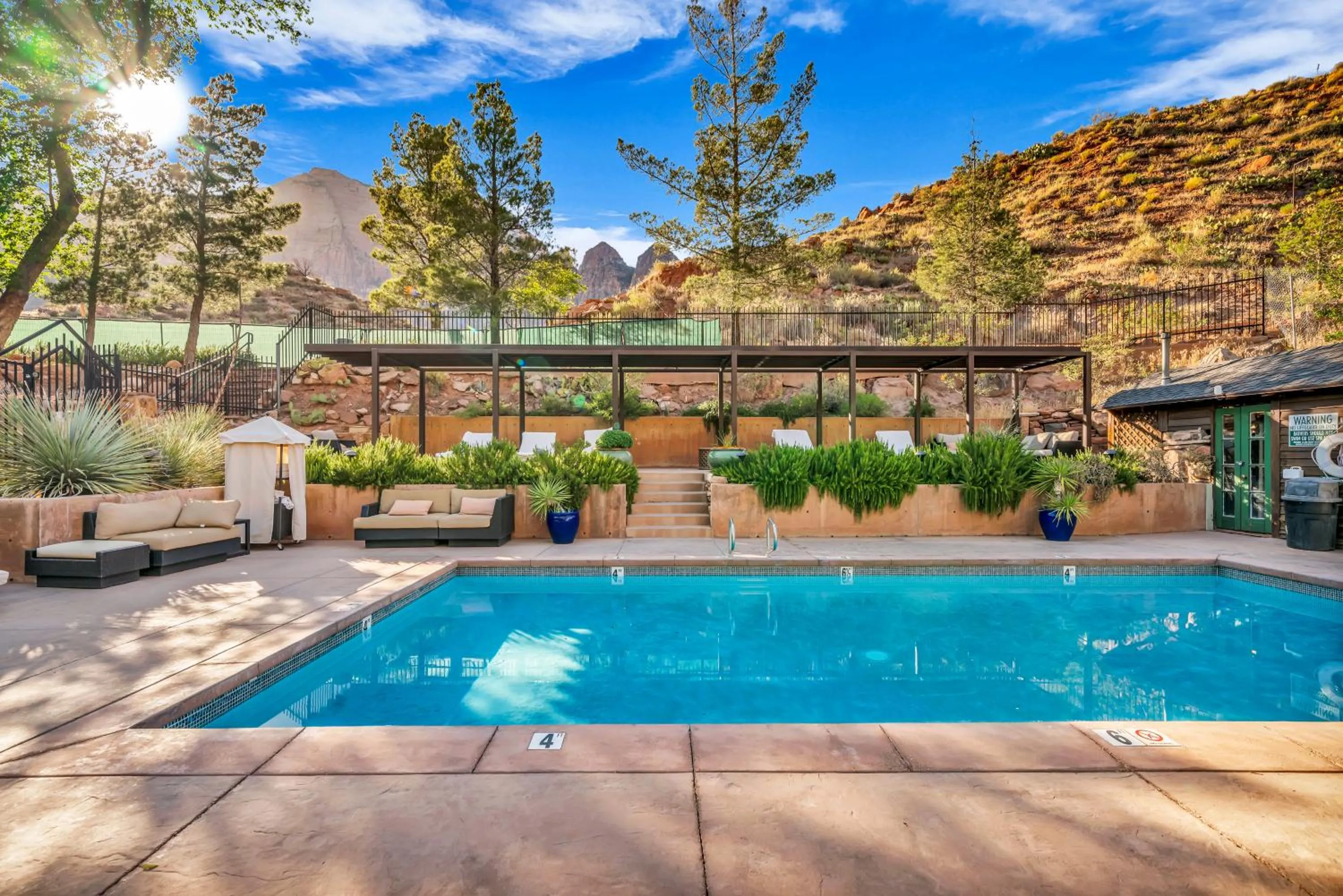 Hot Tub in Flanigan`s Resort and Spa