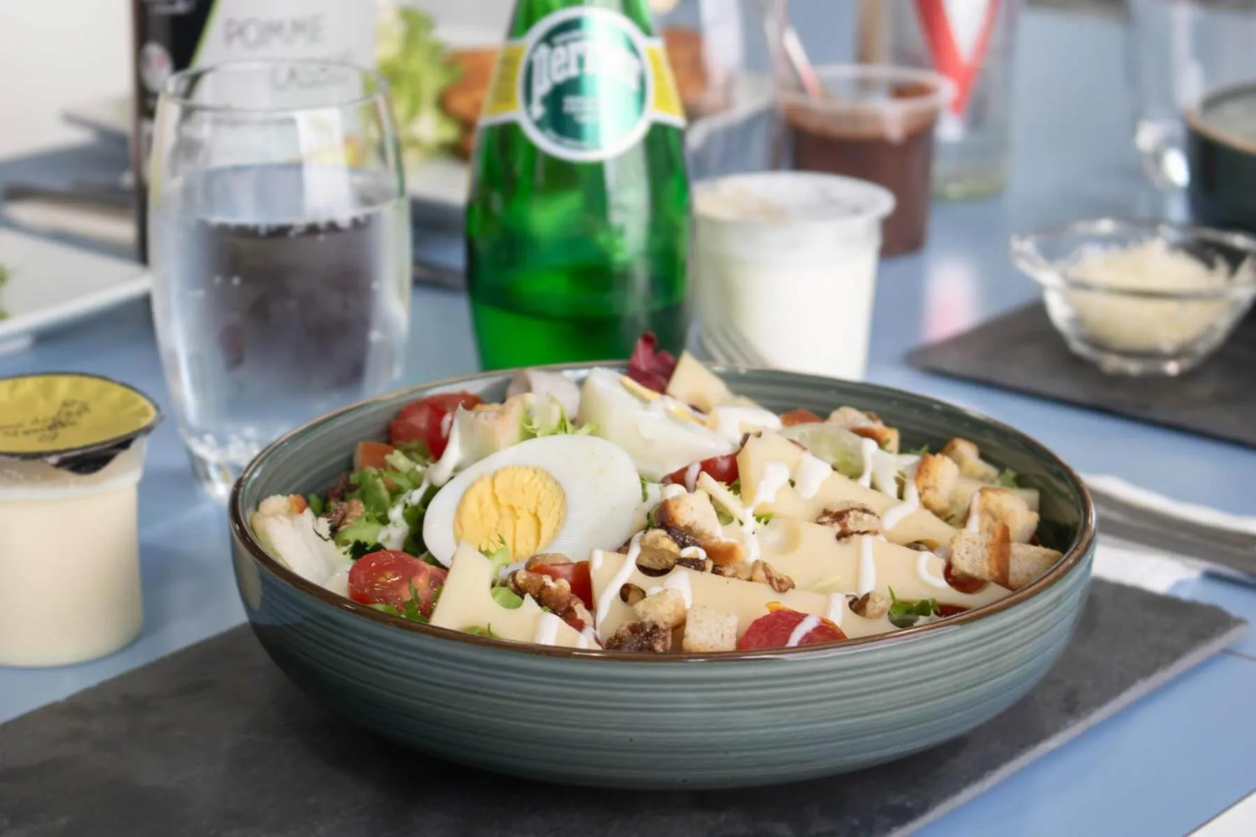 Restaurant/places to eat in Brit Hotel Mâcon Centre Gare