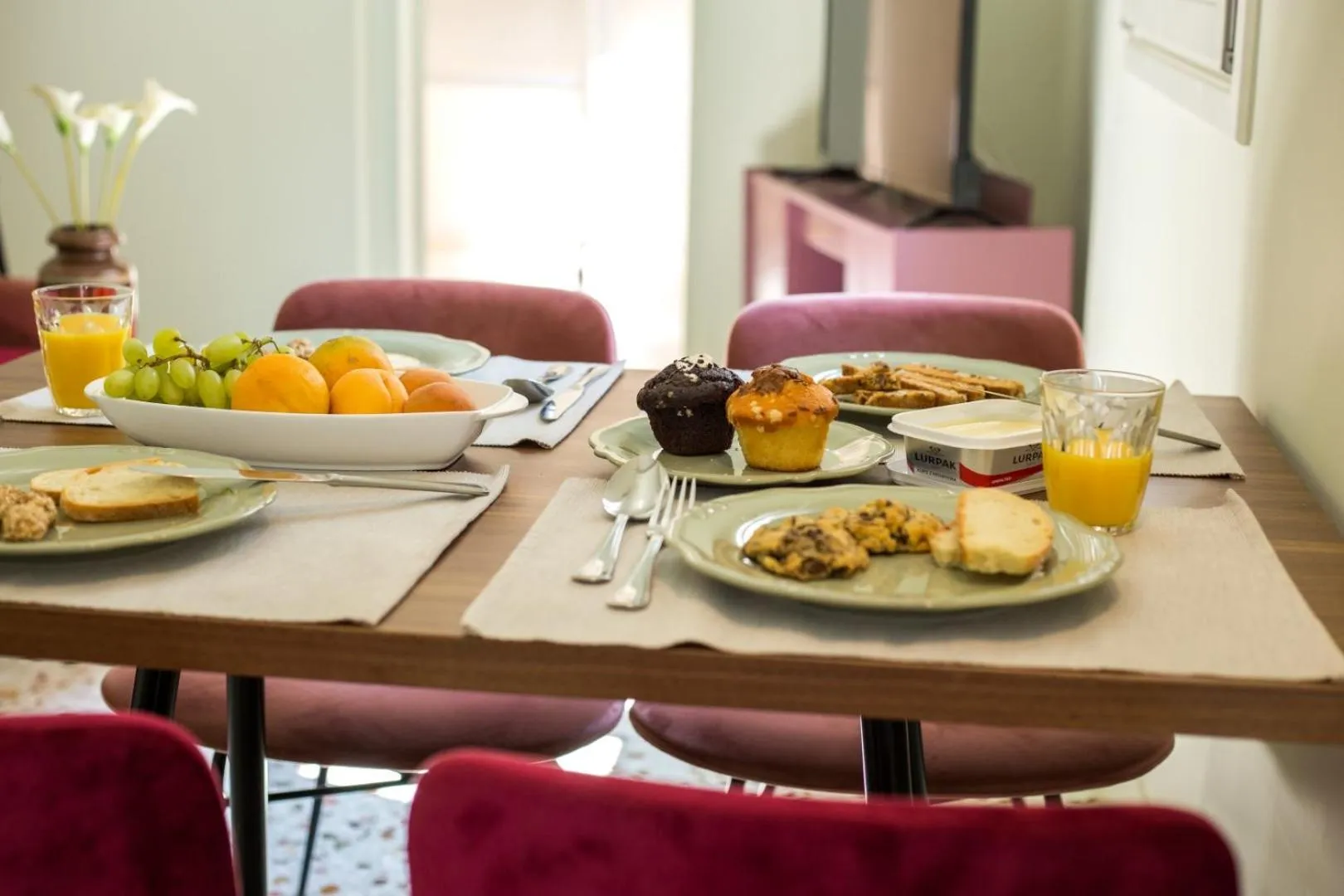 Dining area in KERAMOS Athens