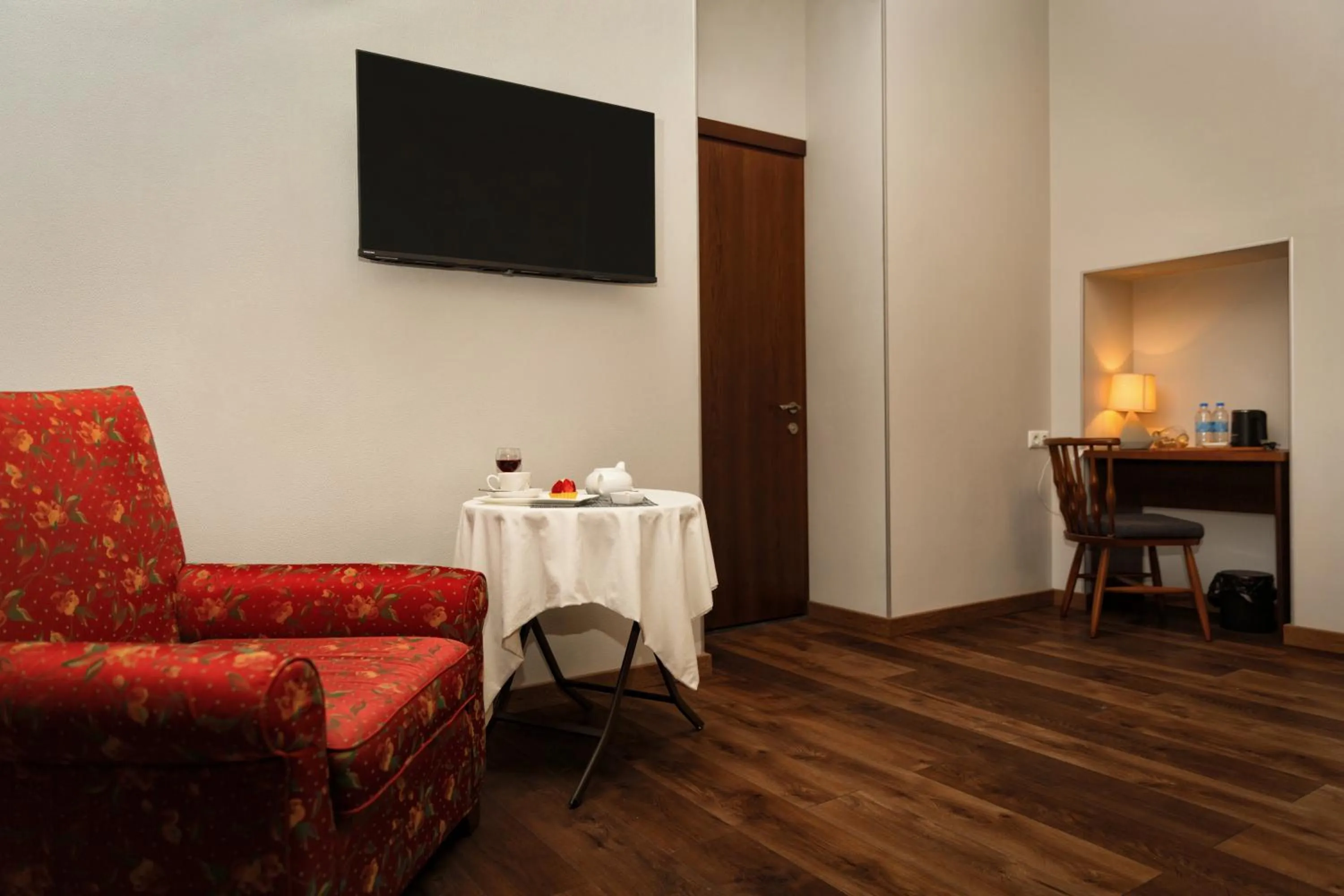 Seating area in Tea for Two Hotel