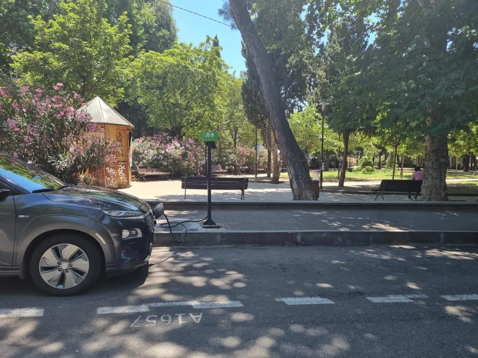 Parking in Tea for Two Hotel