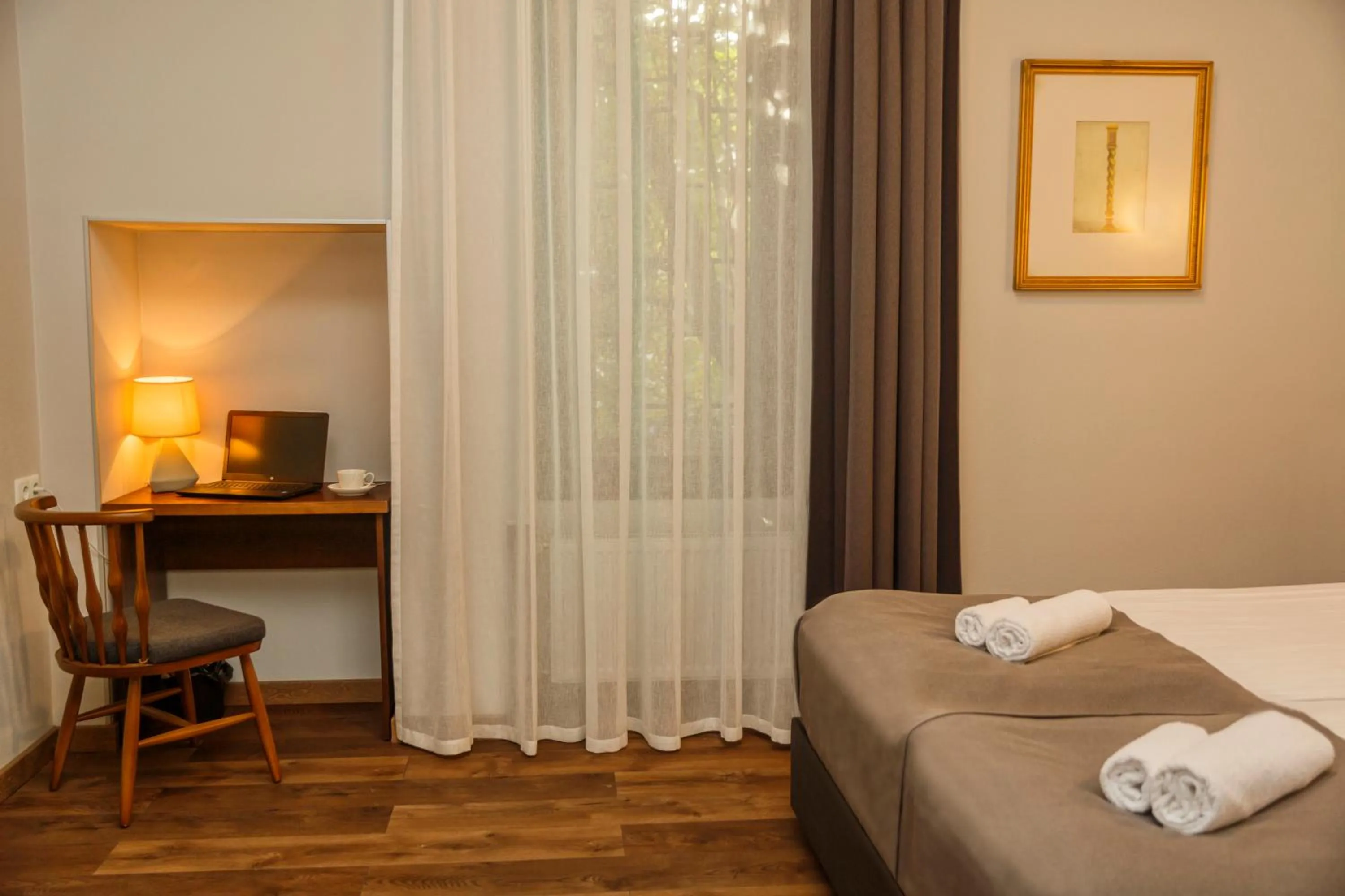 Photo of the whole room, Bed in Tea for Two Hotel