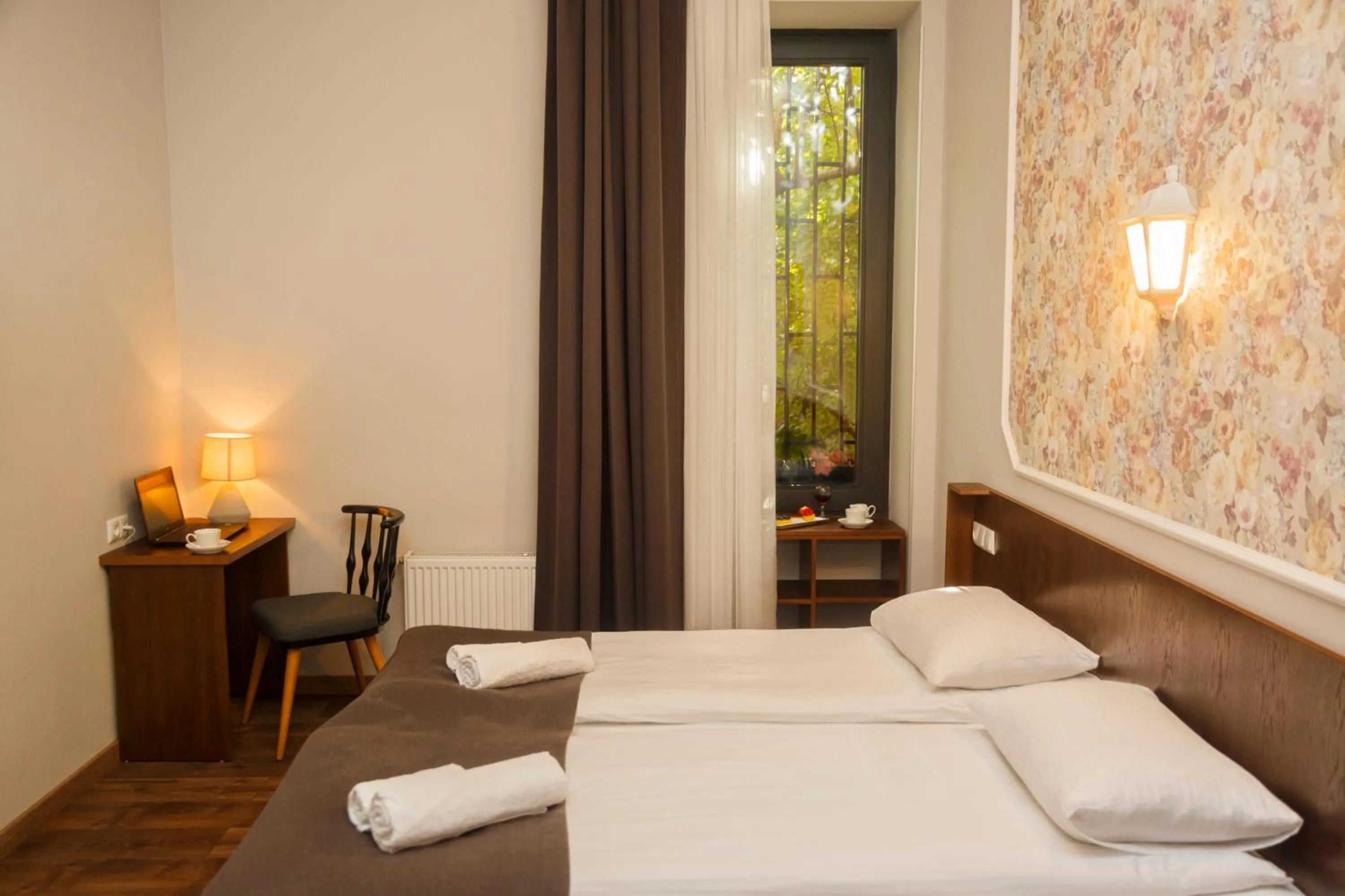 Photo of the whole room, Bed in Tea for Two Hotel