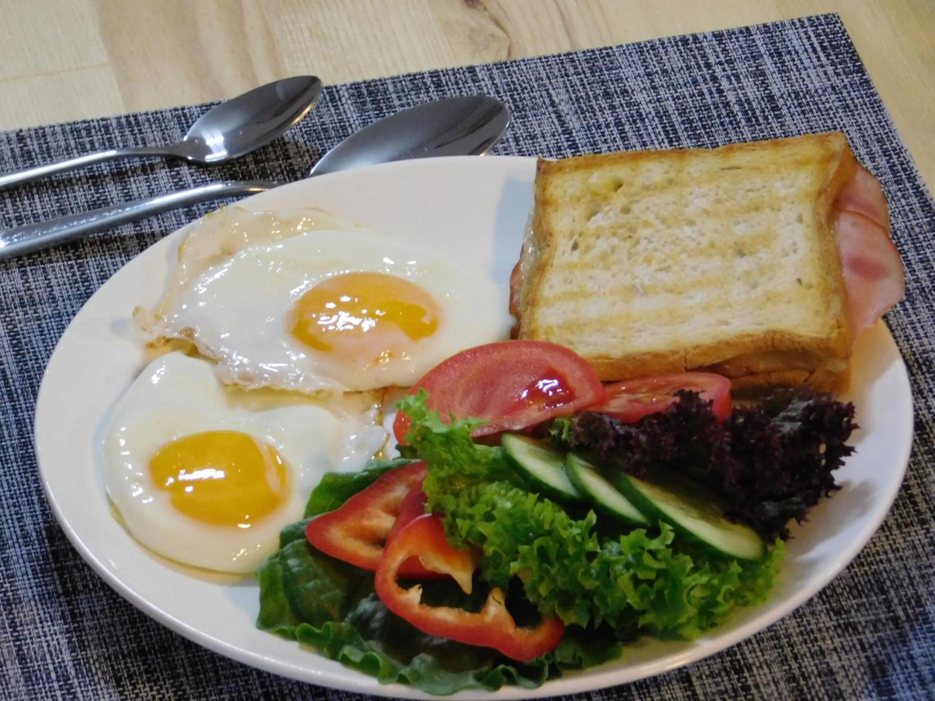 Breakfast in Tea for Two Hotel