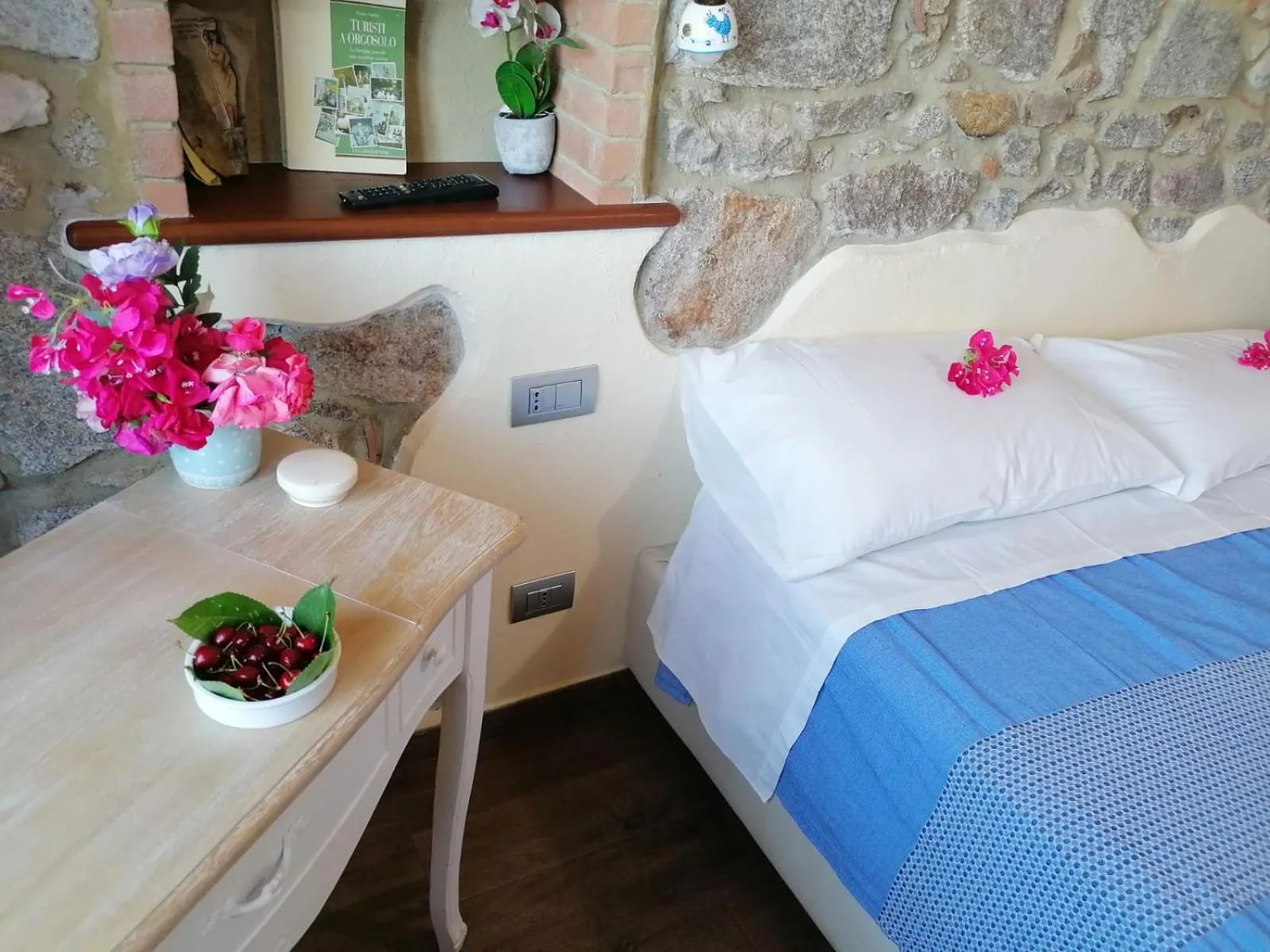 Bed in b&b il Portico Orgosolo