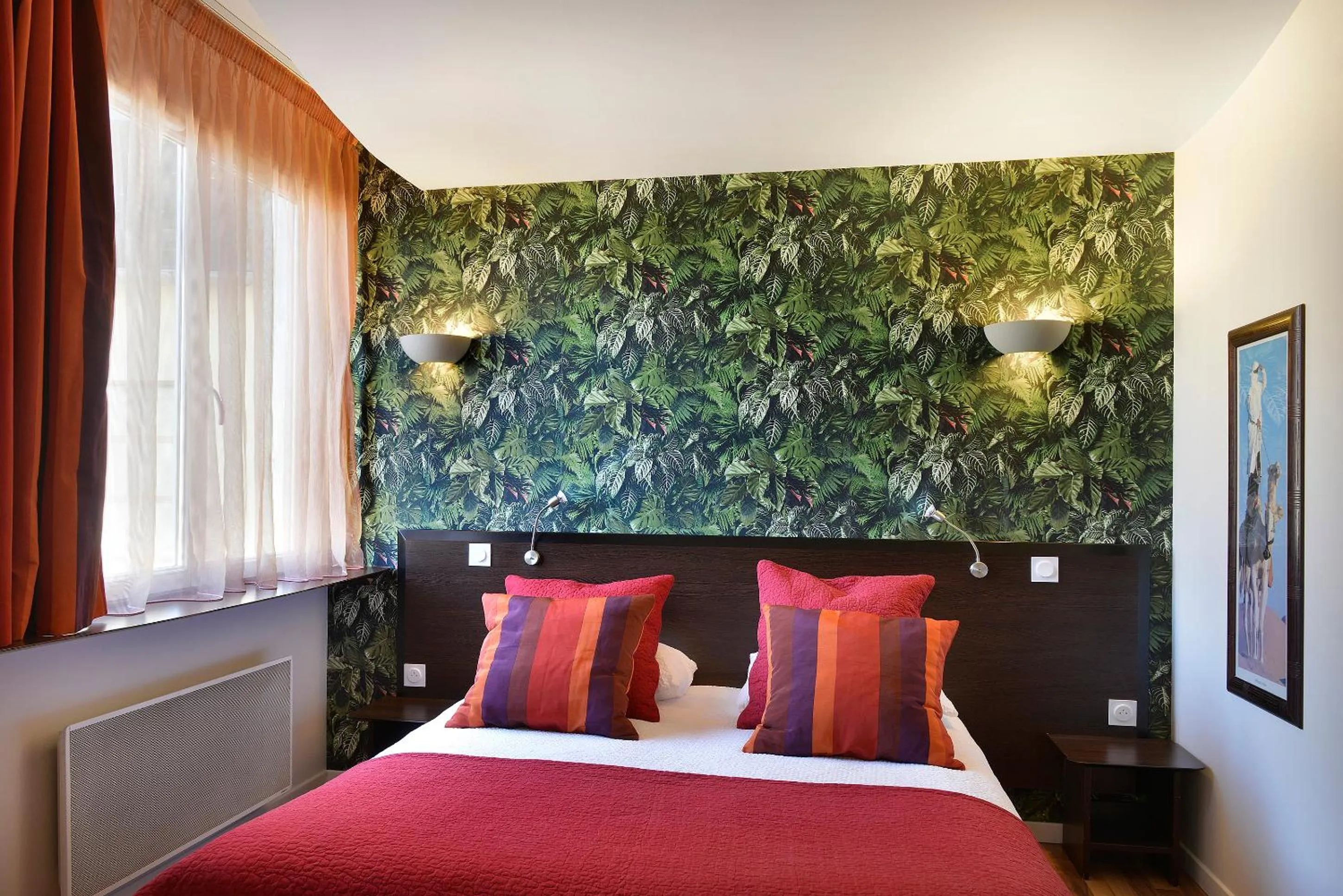 Bedroom, Bed in Logis Hôtels Le Saint Georges